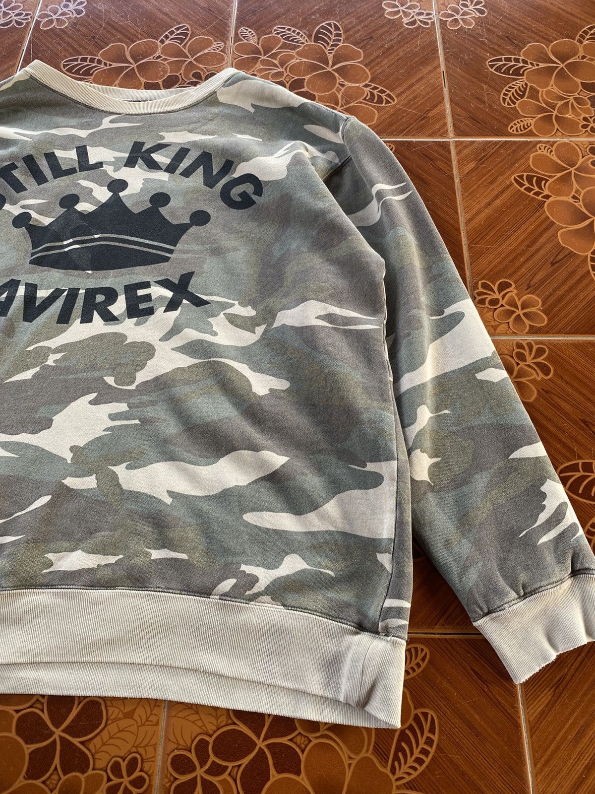 Avirex Vintage Avirex Distressed Camouflage Sweatshirt Size US XL / EU 56 / 4 - 2 Thumbnail