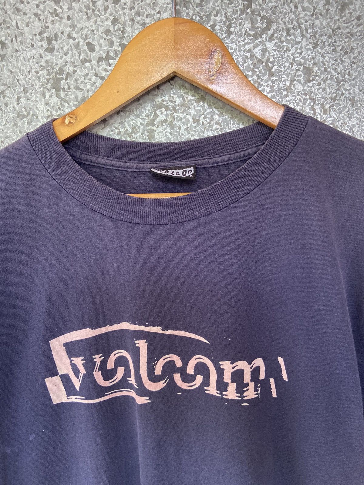 Vintage × Volcom Vintage 90s Vintage Volcom t shirt sun faded tees Size US M / EU 48-50 / 2 - 2 Thumbnail
