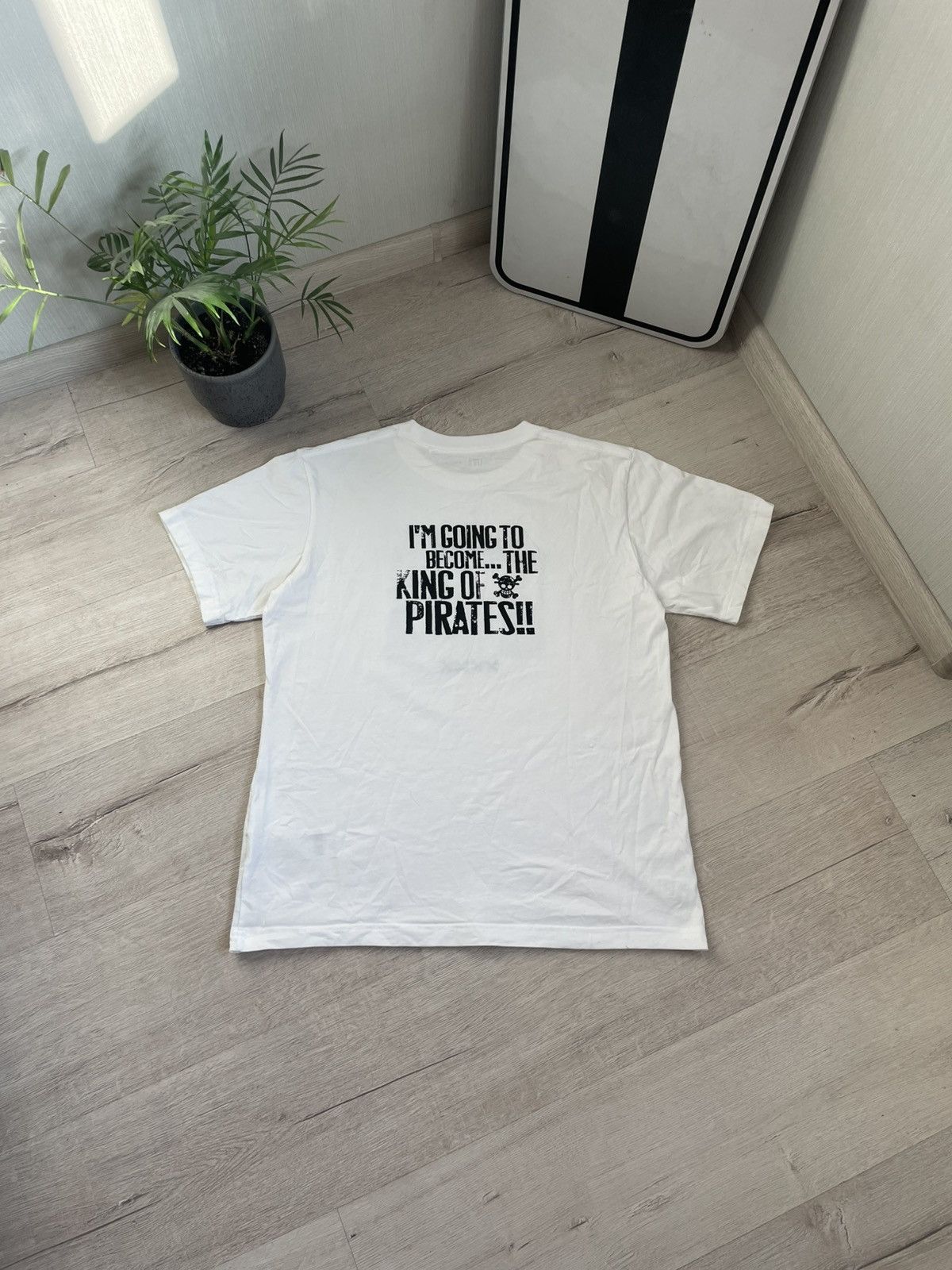 One Piece × Uniqlo Rare One Piece Uniqlo UT Archive King Of Pirates Anime Tee Size US M / EU 48-50 / 2 - 7 Thumbnail