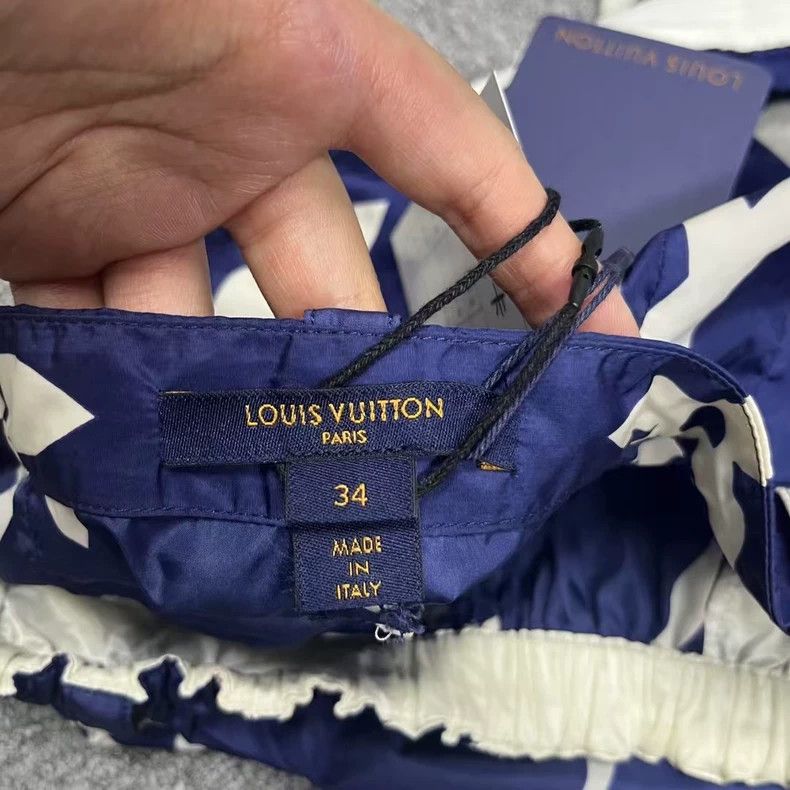 Louis Vuitton Louis Vuitton Blue Logo monogrammed print Bermuda slacks s Size US 34 / EU 50 - 2 Thumbnail
