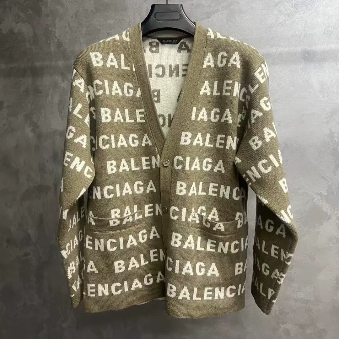 Balenciaga Balenciaga Beige Oversized V-Neck Knit Size US XXS / EU 40 - 1 Thumbnail