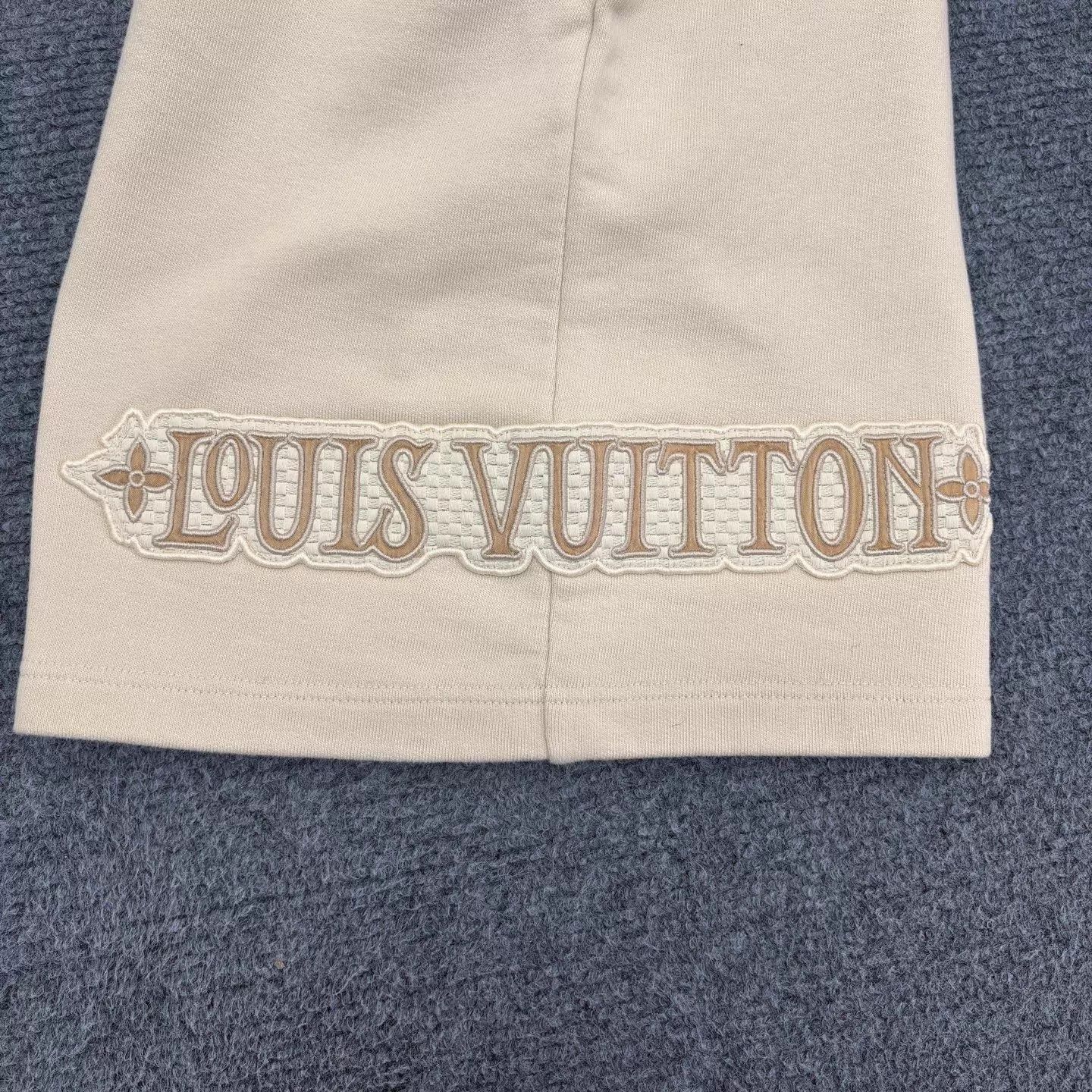 Louis Vuitton LV 25FW Beige Logo Embroidery Short L Size US 34 / EU 50 - 3 Thumbnail