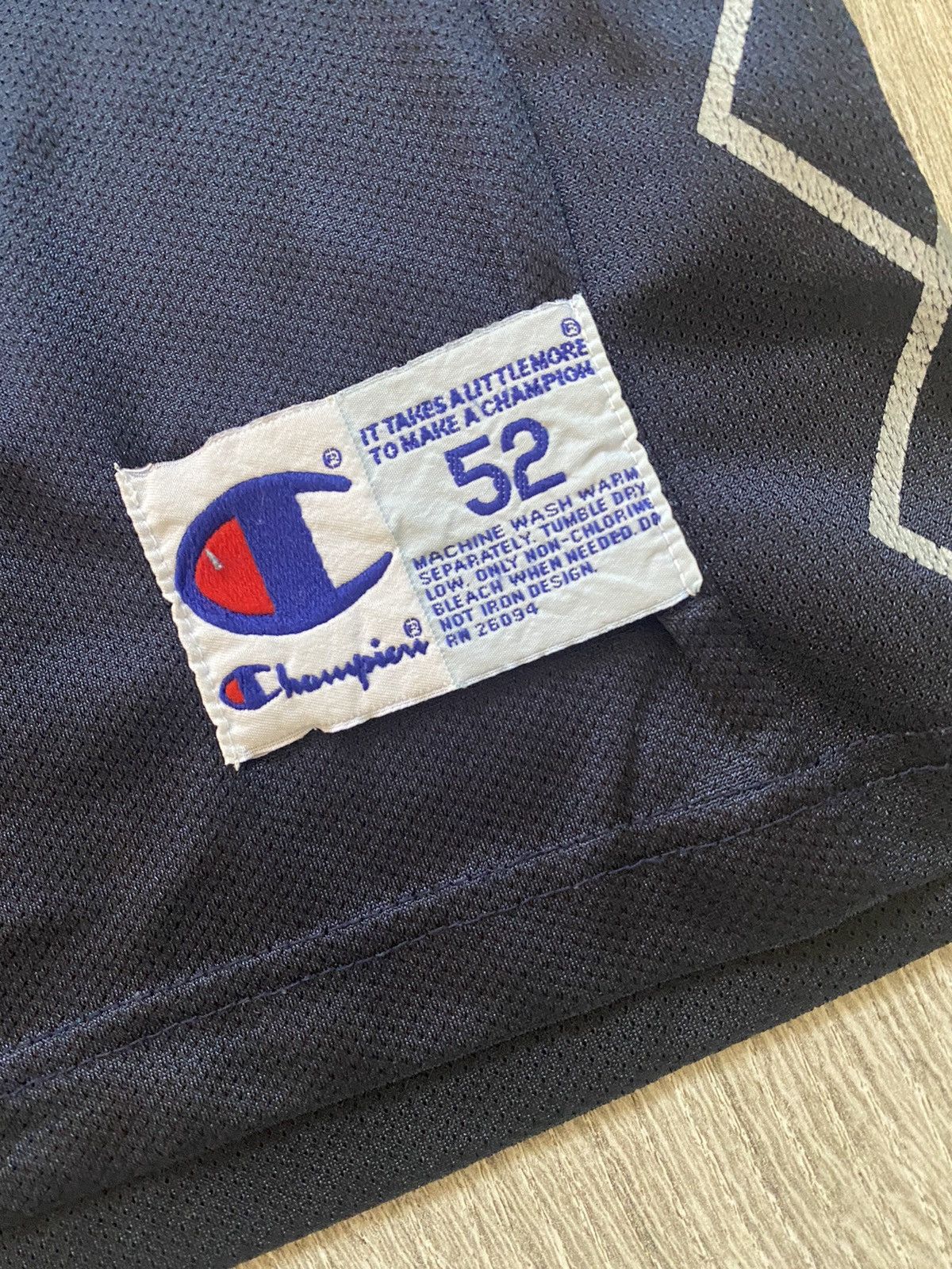 Champion × Raised by Champions × Vintage Champion New Jersey NBA KIDO #5 Vintage Basketball Jersey Size US XXL / EU 58 / 5 - 3 Thumbnail