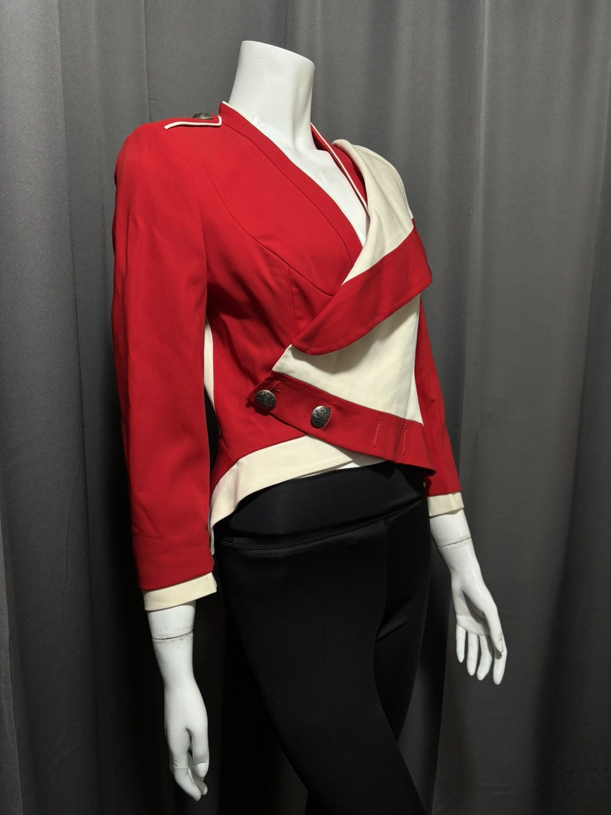 Alexander McQueen SS 2016 Runway Asymmetrical Sculptural Military-Insp Jacket Size M / US 6-8 / IT 42-44 - 3 Thumbnail