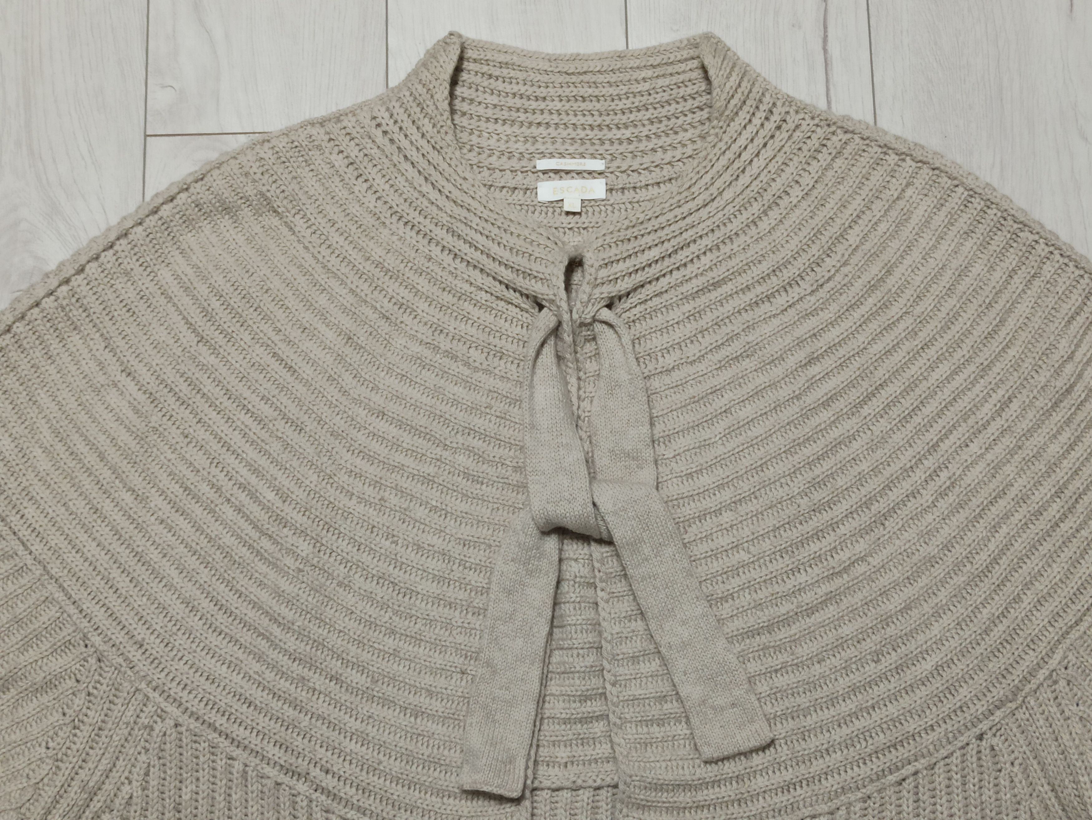 Escada Escada 100% Cashmere Ribbed Poncho Cape Goldstone Size XL / US 12-14 / IT 48-50 - 2 Thumbnail