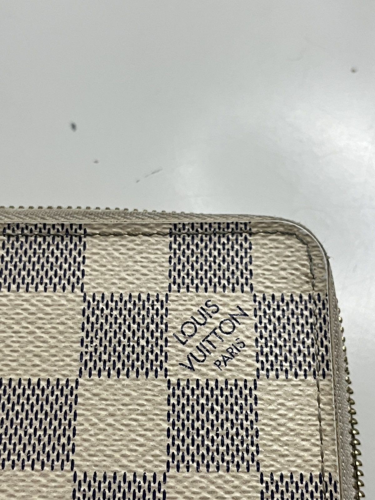 Louis Vuitton Louis Vuitton 2013 Damier Azur Pattern Zippy Coin Purse Size ONE SIZE - 2 Thumbnail