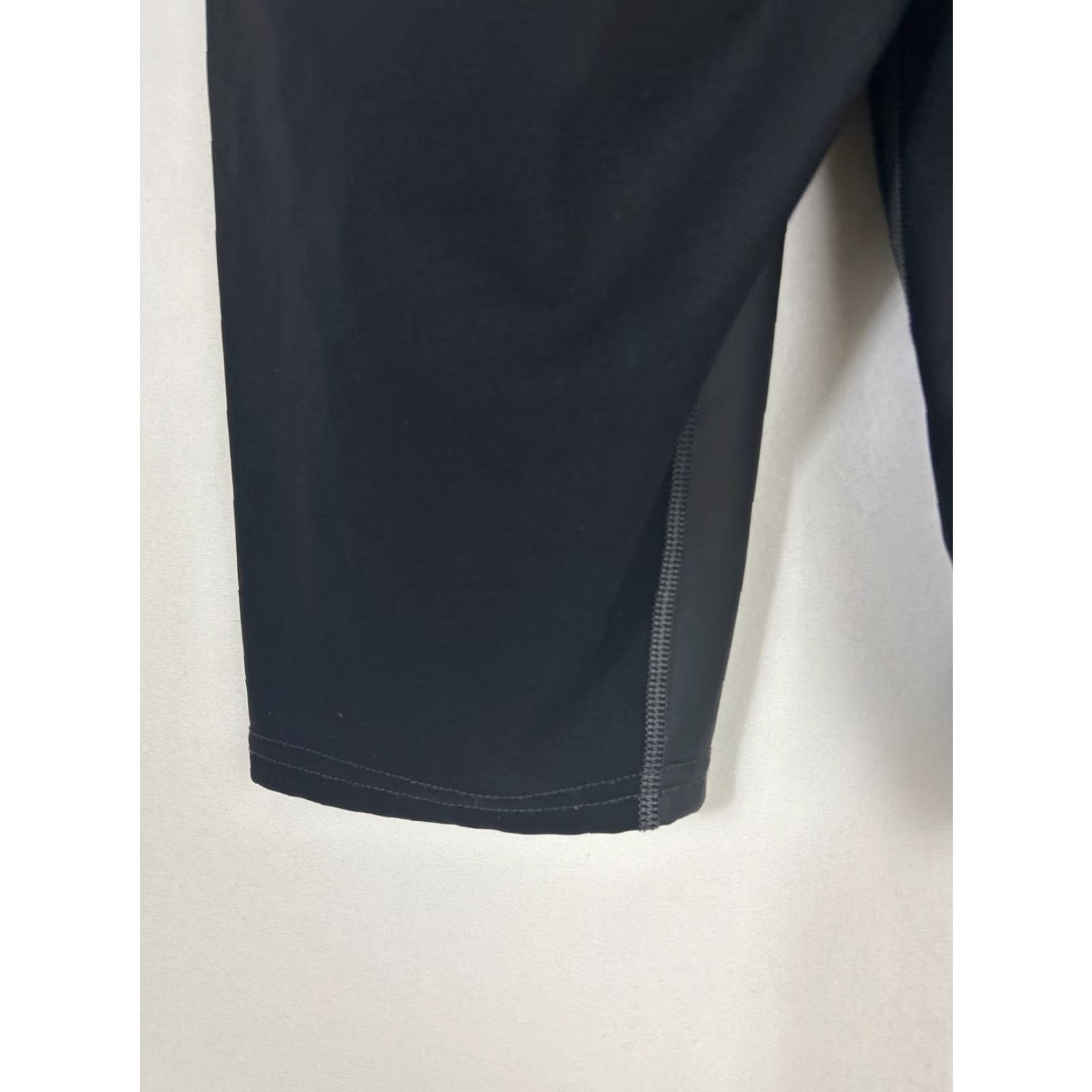Teva Teva Bermuda Shorts Mens Small Black Polyester 28x10 Drawstring Shirt? Size US 29 - 7 Thumbnail