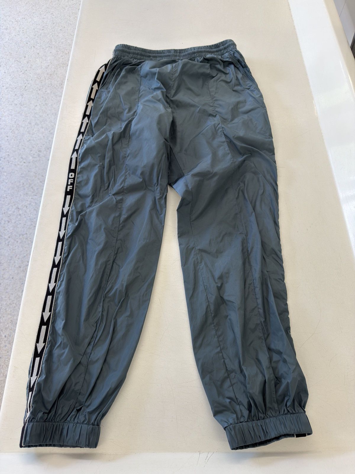 Off white sweatsuit in size large- great condition