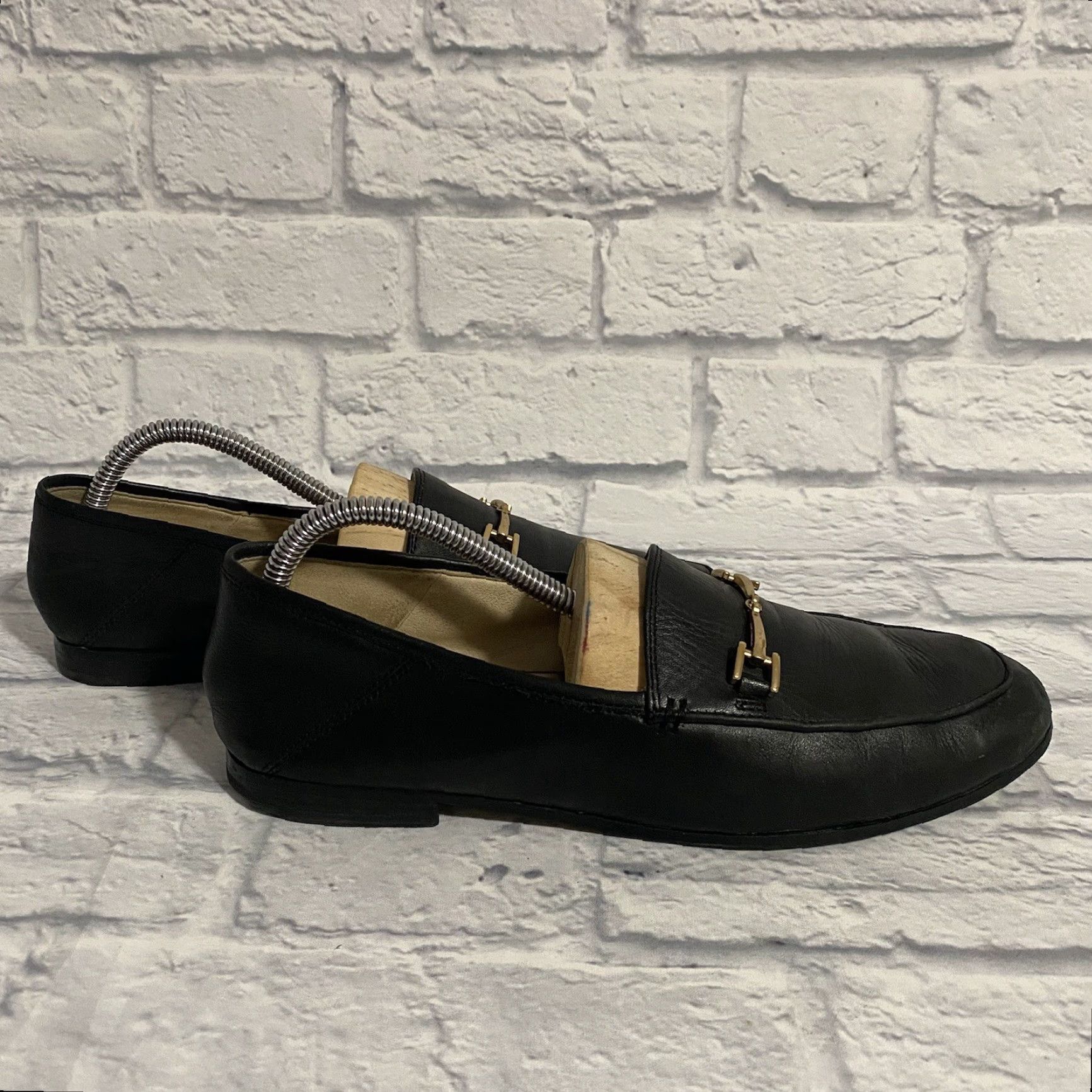 Sam Edelman Sam Edelman Loraine Black Leather Loafers Gold Accent Size 8.5 Womens Shoes Flat Leather Upper Insole Breathable Size US 6 / IT 36 - 6 Thumbnail