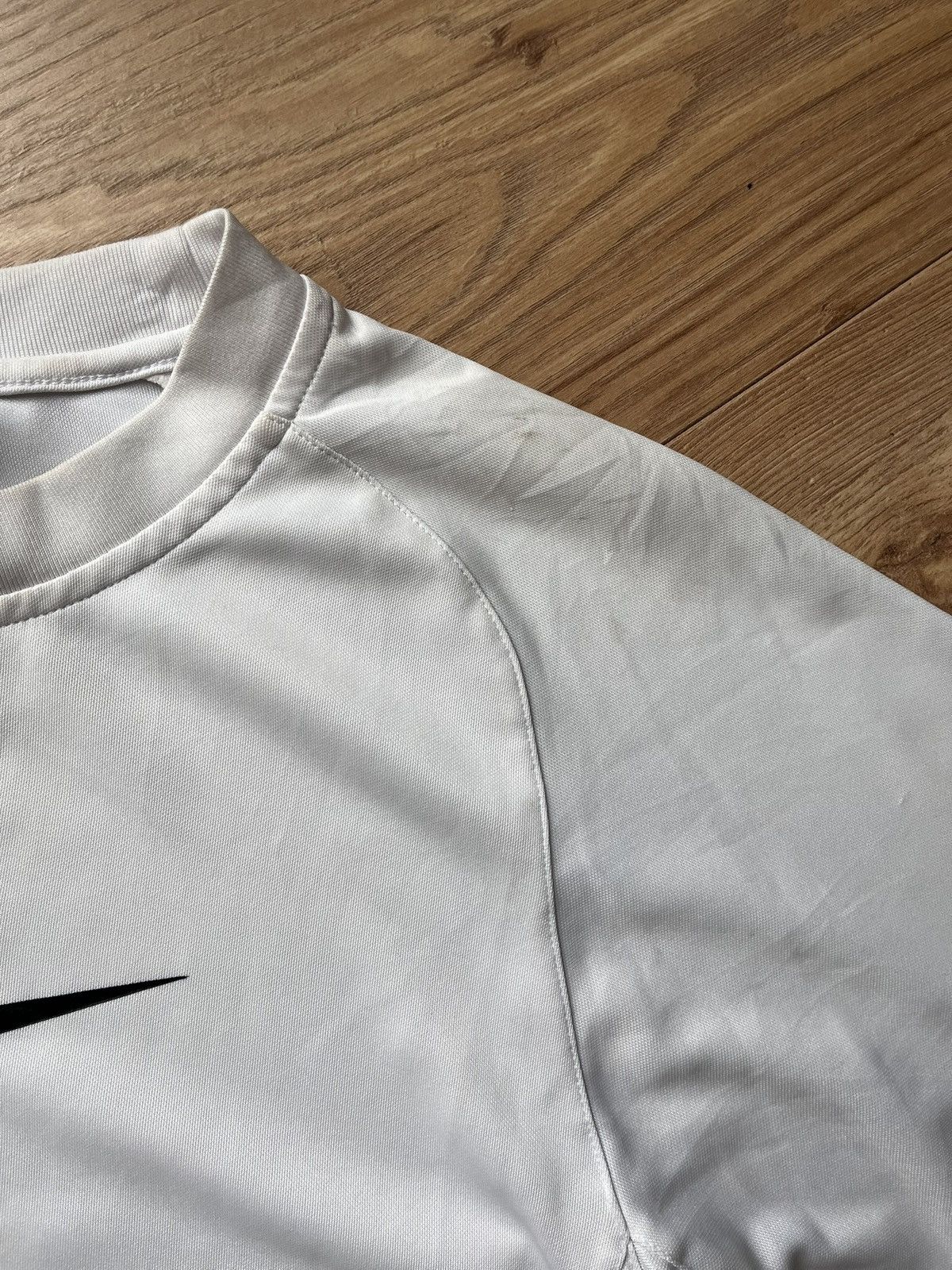 Nike 90’s NIKE TEAM BIG CENTRAL SWOOSH LOGO Y2K RETRO TEE RARE Size US M / EU 48-50 / 2 - 14 Thumbnail