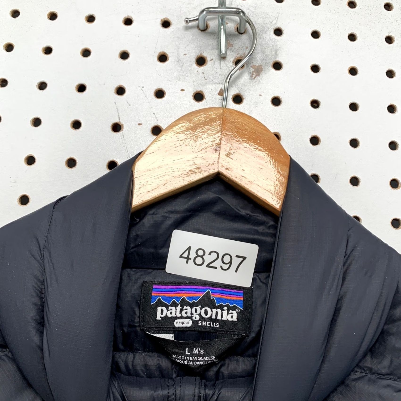 Patagonia Patagonia Down Puffer Jacket Mens Large Black Lightweight WinterFA24 Size US L / EU 52-54 / 3 - 3 Thumbnail