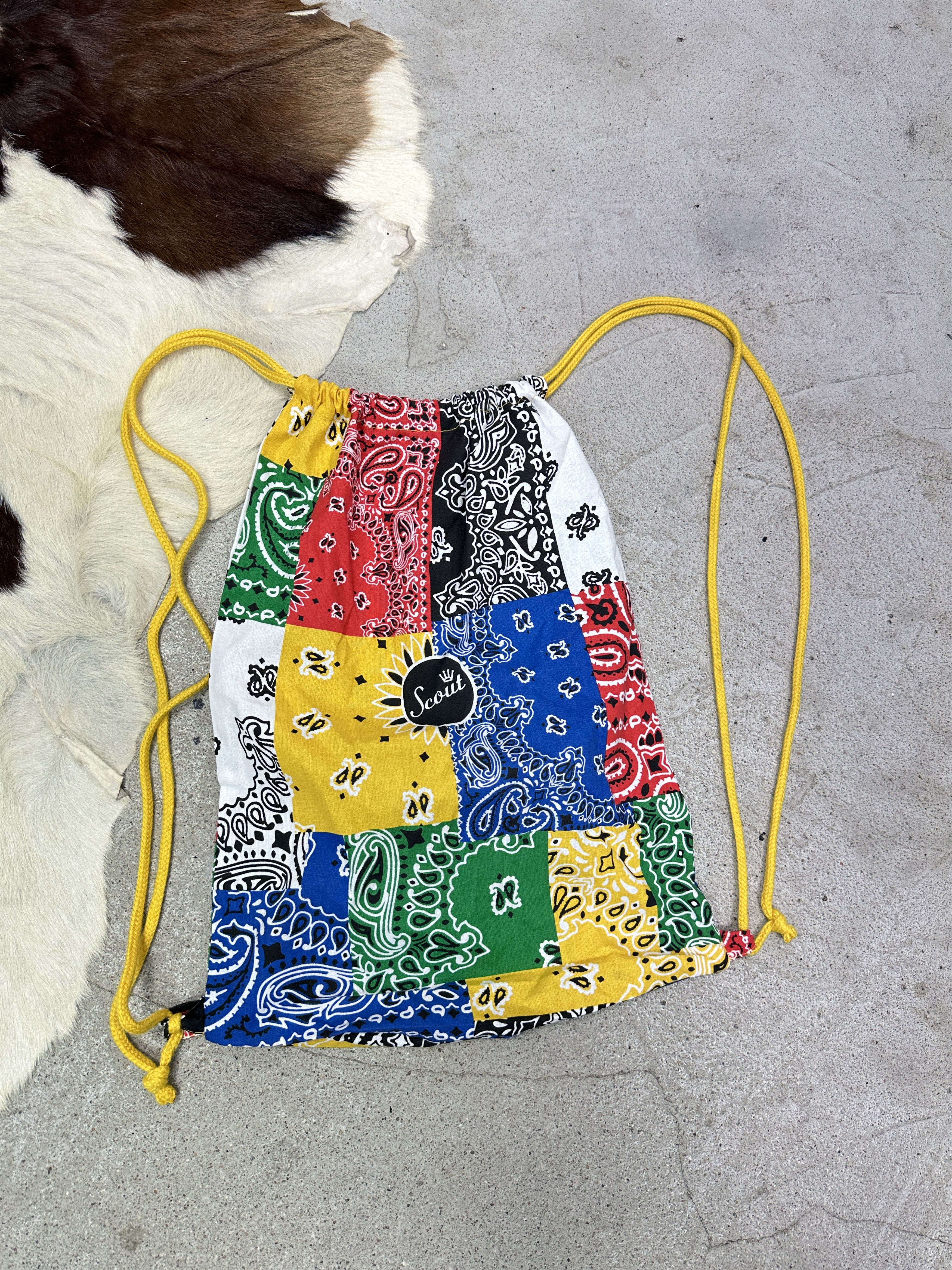 Vintage Vintage Streetwear Y2K Unisex Bandana Print Backpack Size ONE SIZE - 4 Thumbnail