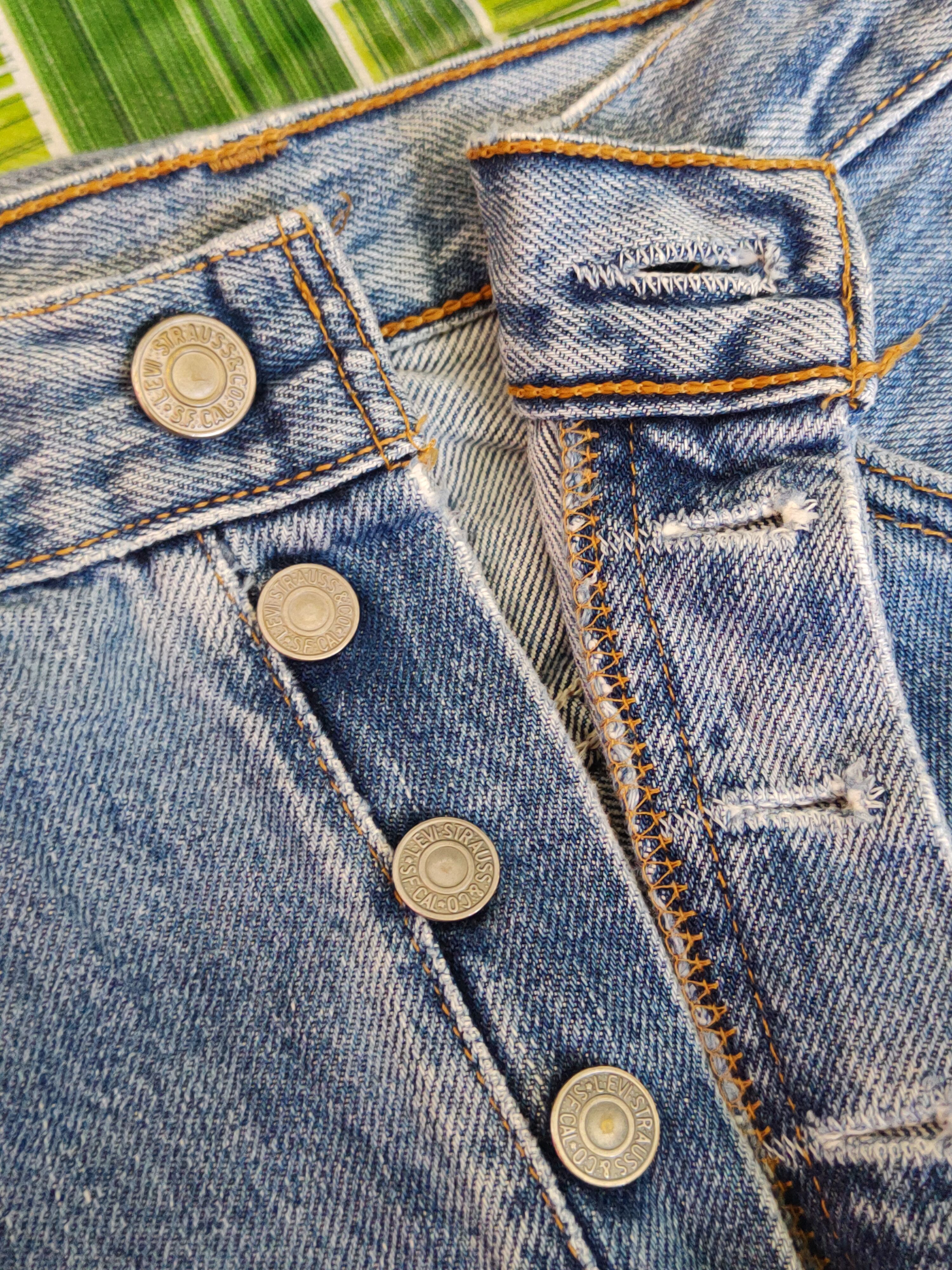 Levi's 501 Levi's vintage faded Blue Distressed Ripped Jeans #S1645 Size US 31 - 15 Thumbnail