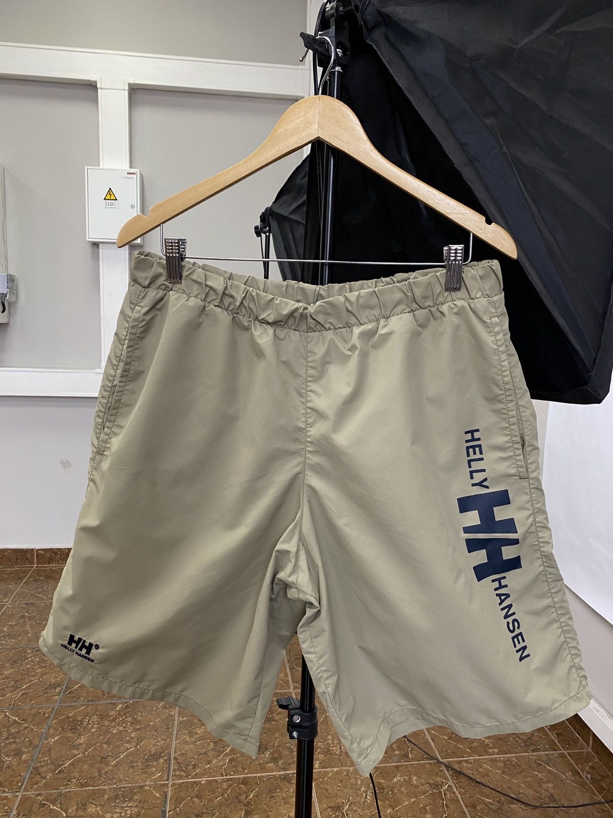 Helly Hansen Helly Hansen Big Logo Streetwear Shorts Size US 33 - 1 Thumbnail