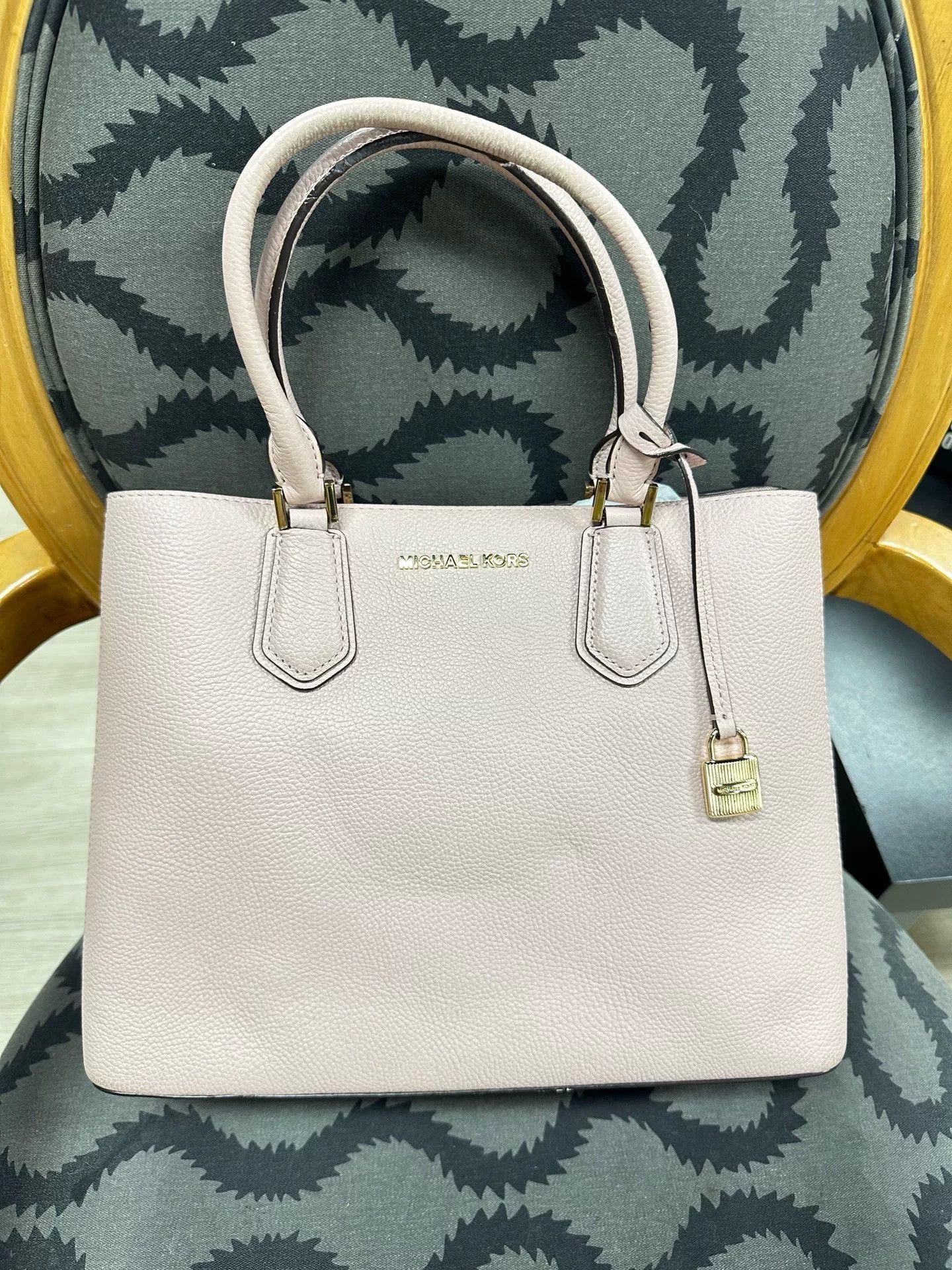 Michael Kors Authentic MK Handbag with Crossbody Strap Size ONE SIZE - 1 Thumbnail