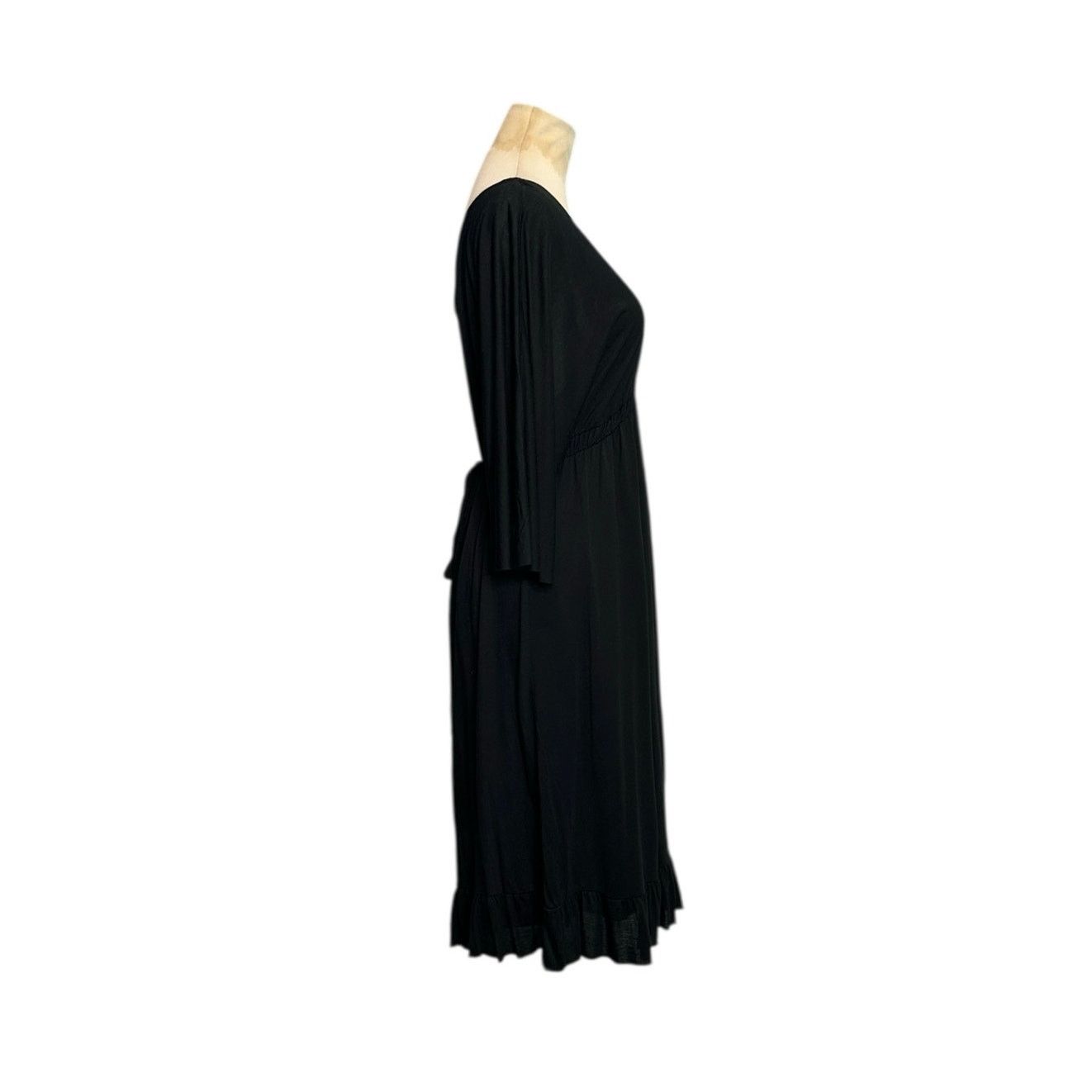 Velvet Velvet by Graham & Spencer Black Dress size Medium Size M / US 6-8 / IT 42-44 - 9 Thumbnail