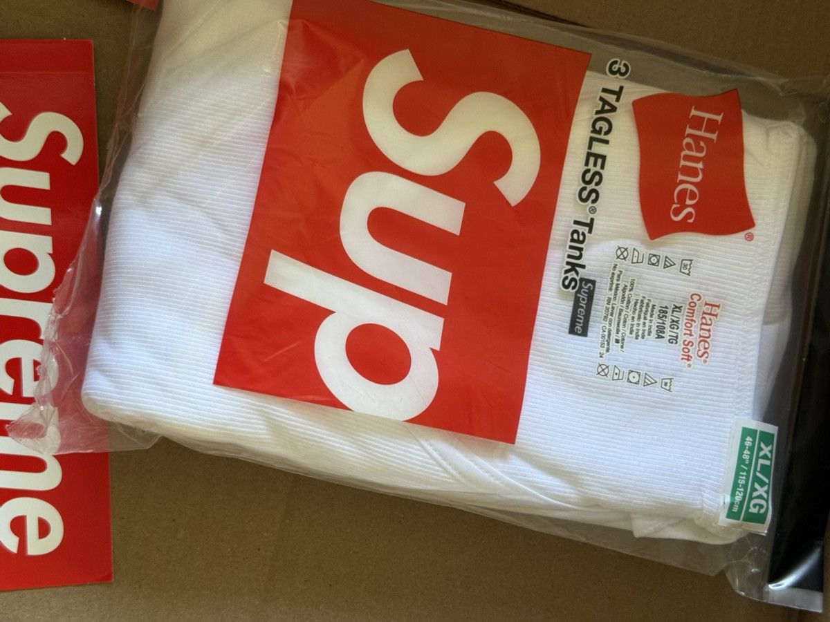 Supreme Supreme x Hanes Tank Tops XL (3 Pack) white Size US XL / EU 56 / 4 - 3 Thumbnail