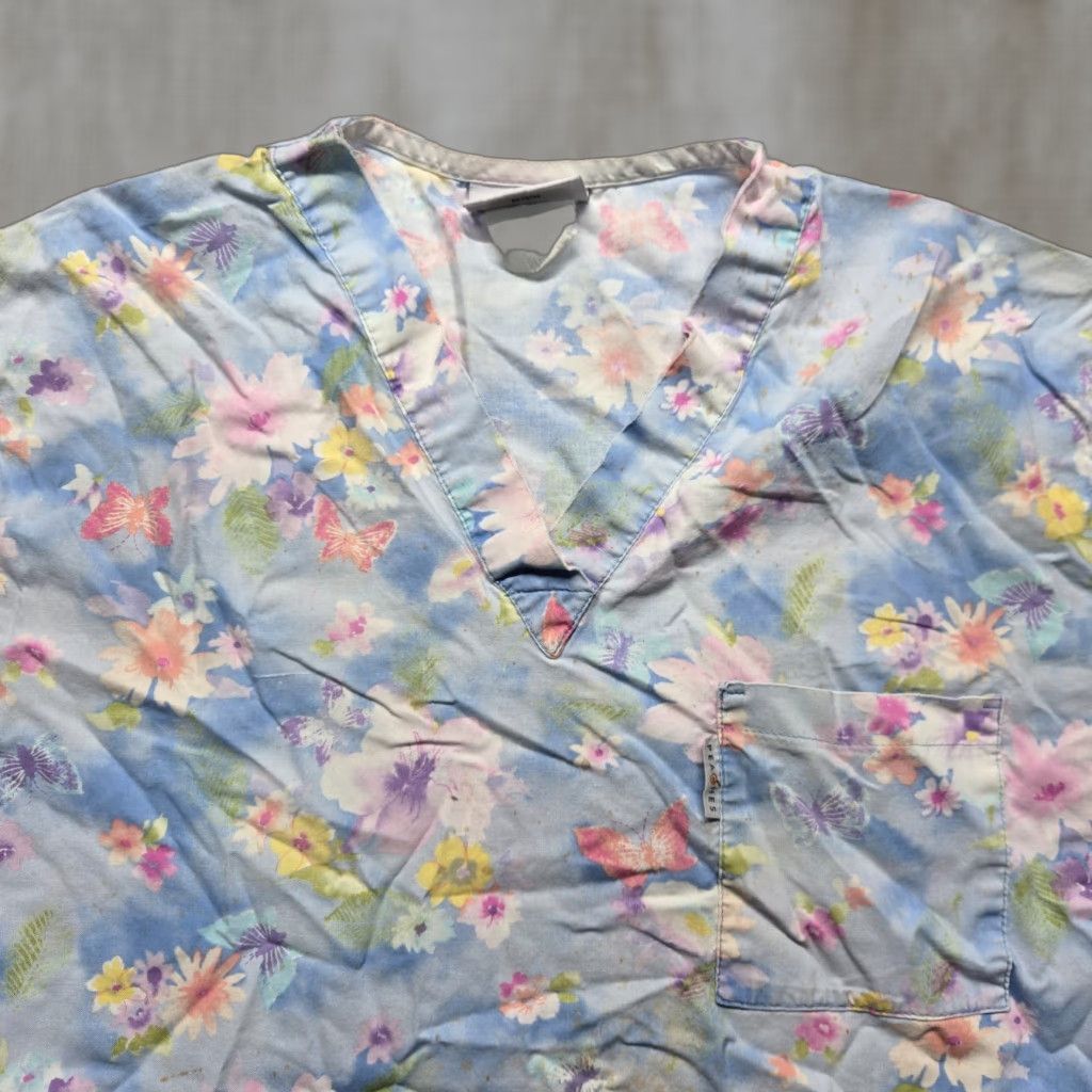 Vintage VINTAGE Peaches Uniforms Spring Flowers Floral Print Cotton Scrub Top Women L Short Sleeve Pockets Medical Size US L / EU 52-54 / 3 - 1 Thumbnail