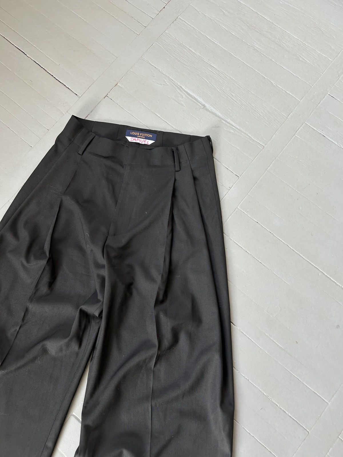 Louis Vuitton Louis Vuitton uniforms black classic basic wool pants Size US 36 / EU 52 - 3 Thumbnail