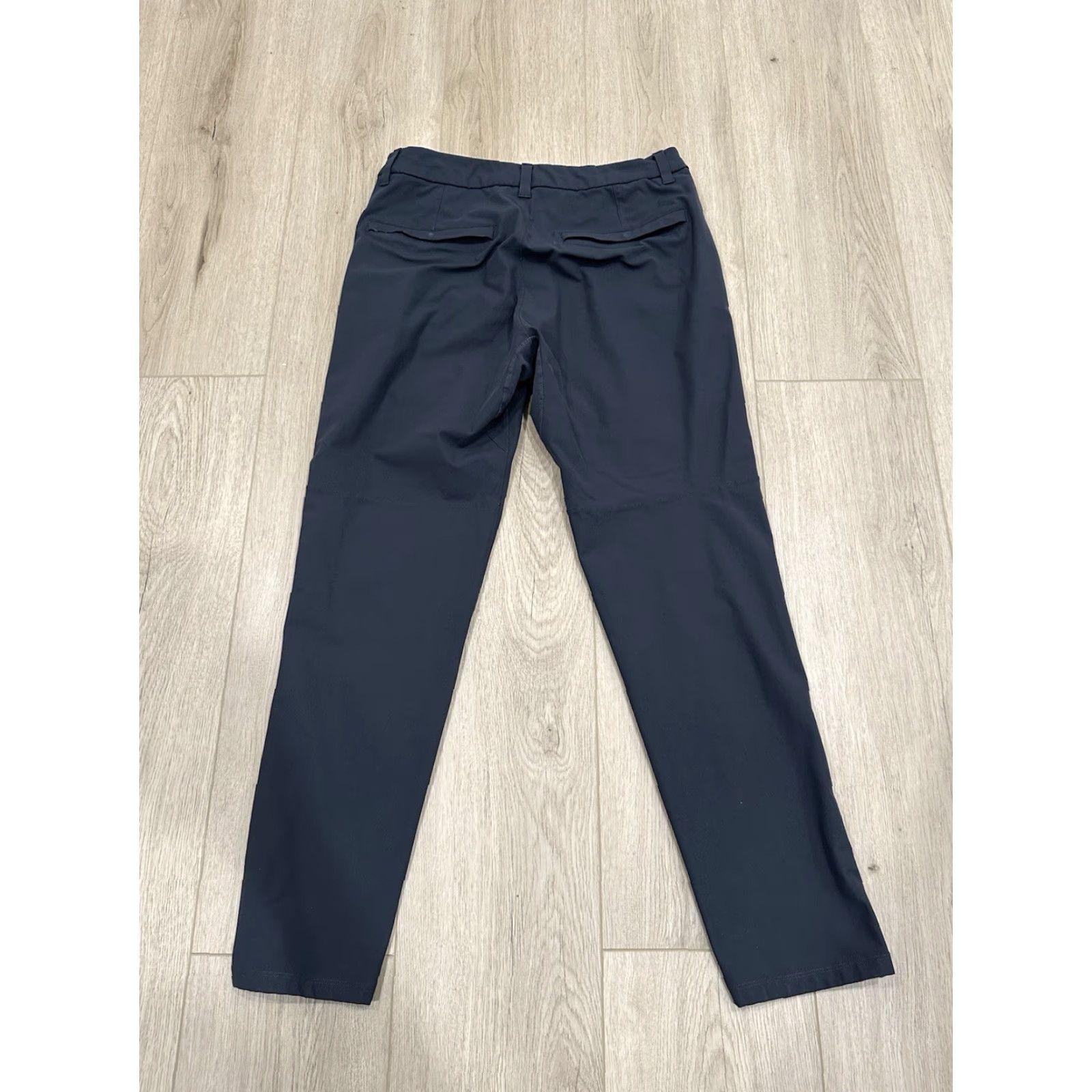 Lululemon Lululemon Pants Slim Commission 31x28.5 Grey Chino Men's Regular Slim Tapered Inseam 28.5 Flat Front Cordura? No, but keep original terms: Size US 31 - 7 Thumbnail