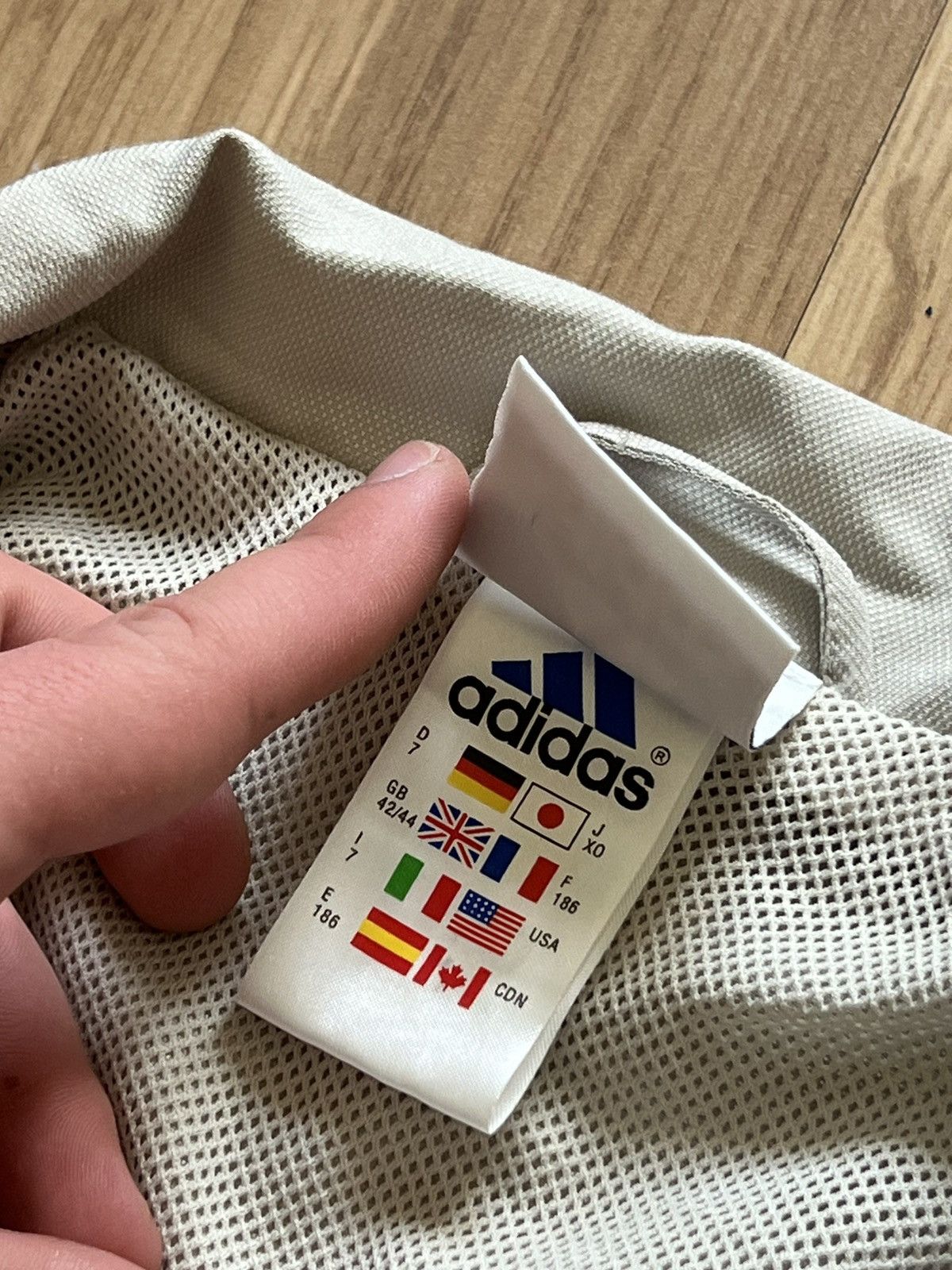 Adidas Adidas Benfica vintage nylon track jacket 2001/02 drill y2k Size US L / EU 52-54 / 3 - 6 Thumbnail