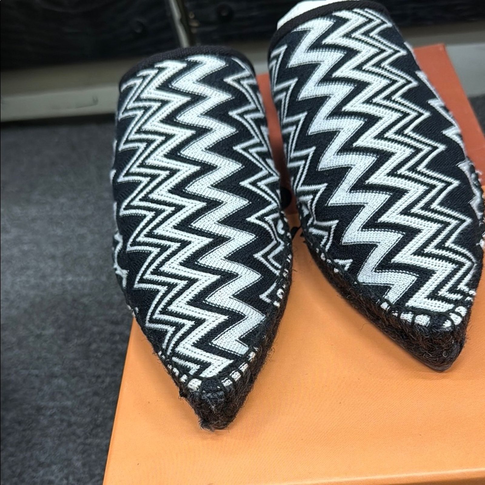 Missoni NWT Missoni Black Zigzag Women's Loafer Shoes Size 36 US 6 Size US 6 / IT 36 - 1 Thumbnail
