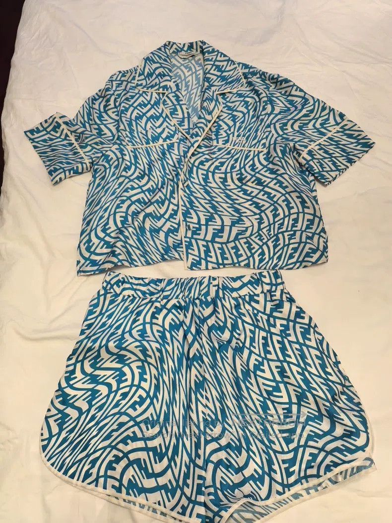Fendi Fendi Blue and White Geometric Print Short Sleeve Shirt + Size XS / US 0-2 / IT 36-38 - 1 Thumbnail