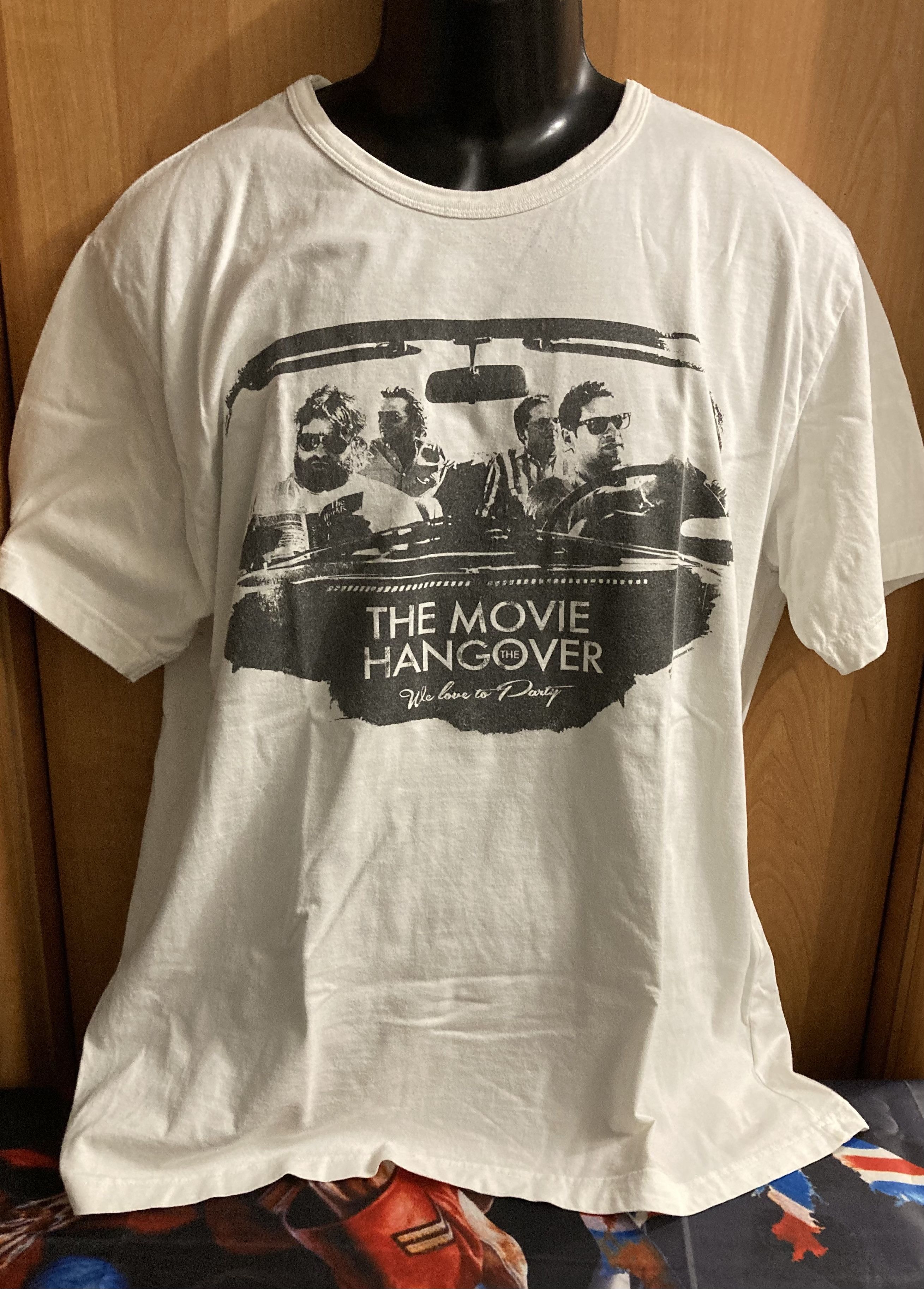 Warner Bros The Movie Hangover We Love to Party Y2K white tee Size US XXL / EU 58 / 5 - 1 Thumbnail