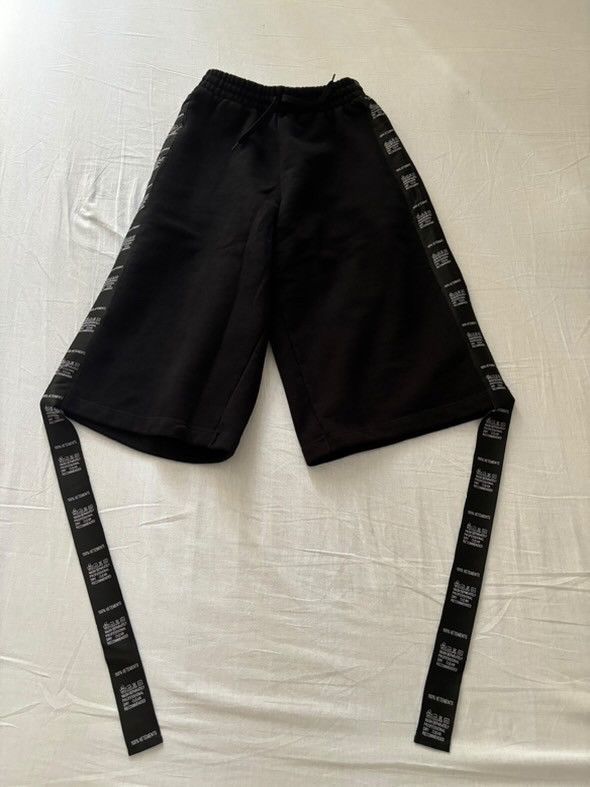 Vetements vetements wash tag shorts Size US 28 / EU 44 - 1 Thumbnail