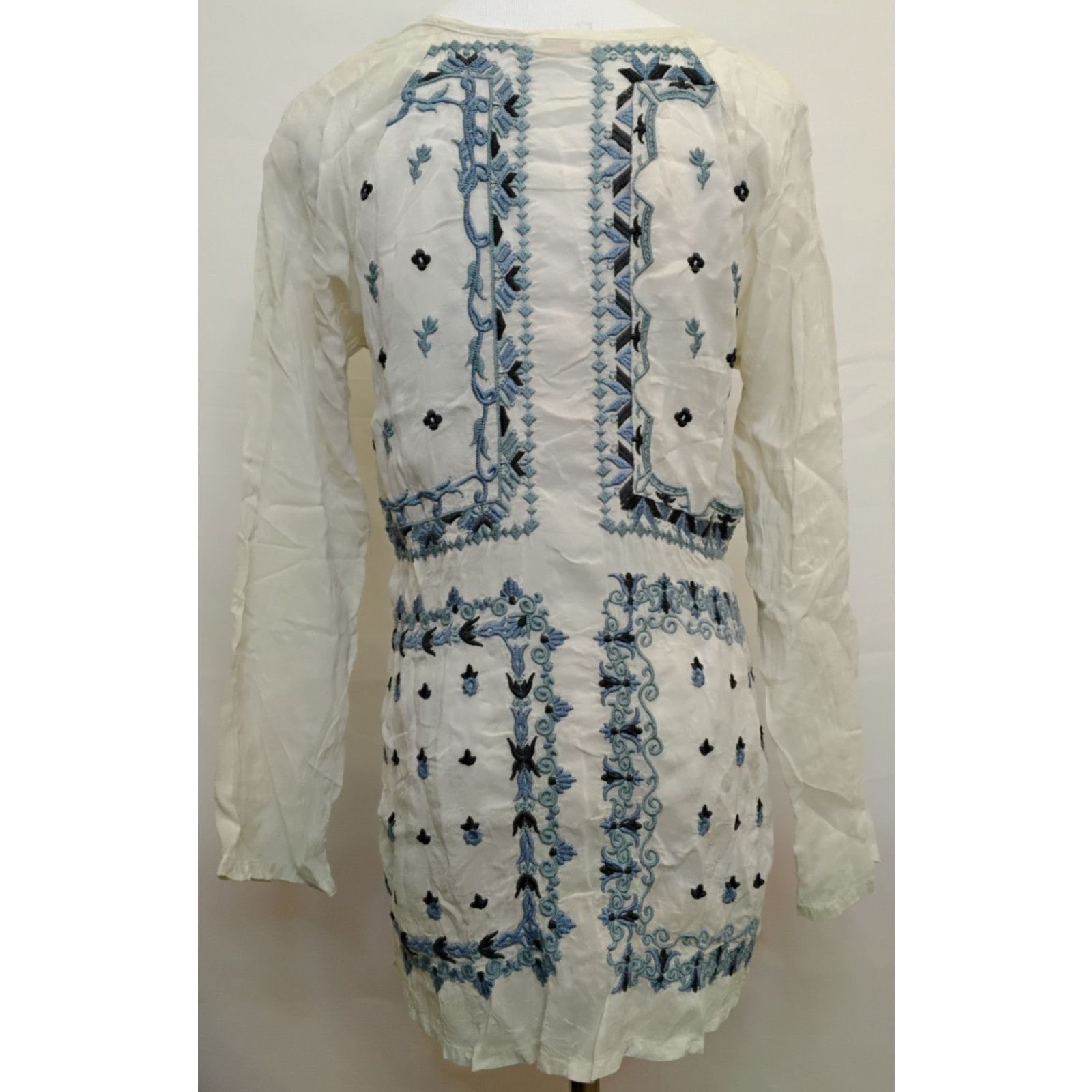 Johnny Was Johnny Was Blouse Women's Small White/Blue Embroidered Size S / US 4 / IT 40 - 3 Thumbnail