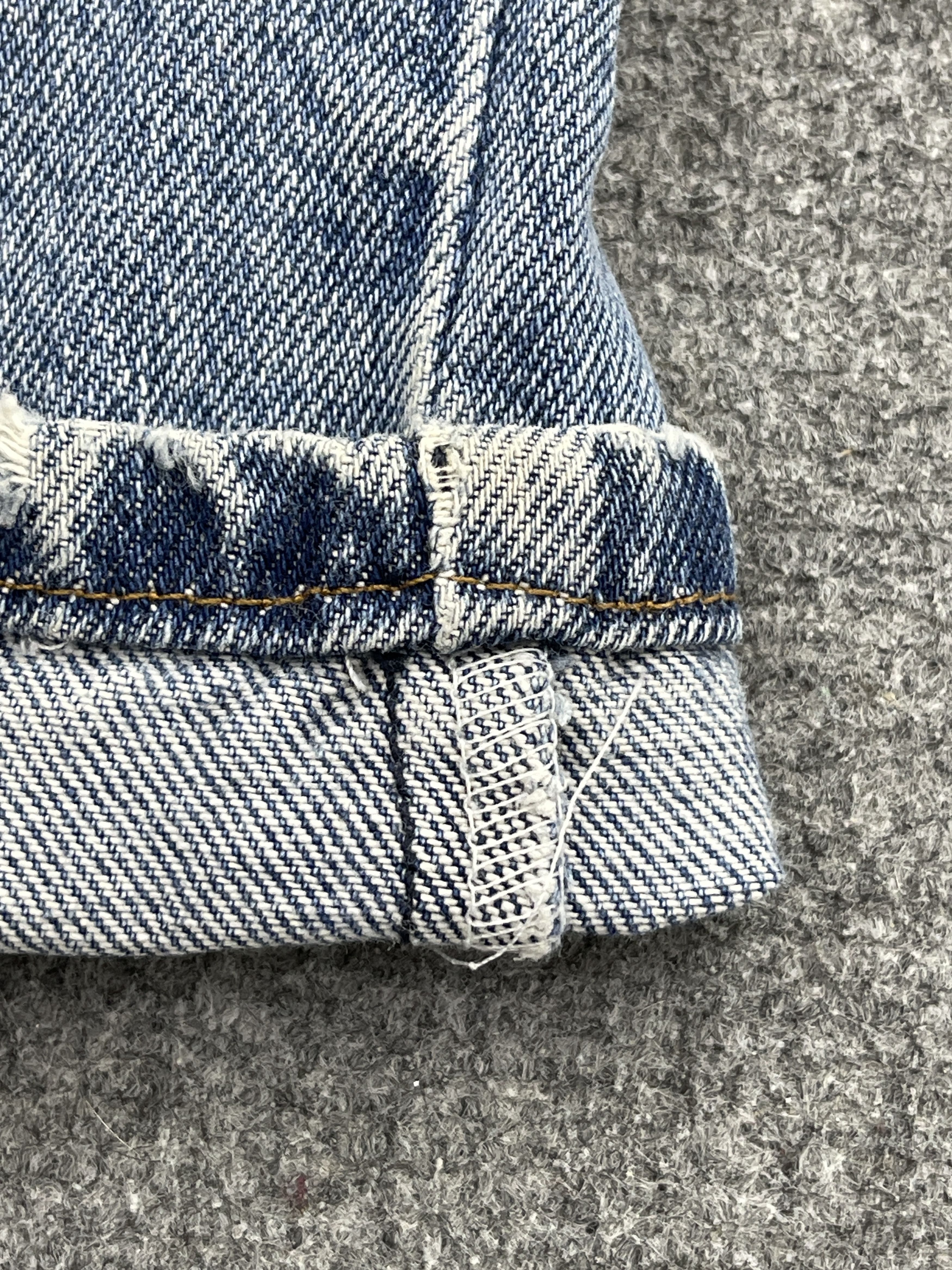 Levi's Distressed Vintage Levis 550 Light Washed Denim DP2512 Size US 31 - 10 Thumbnail