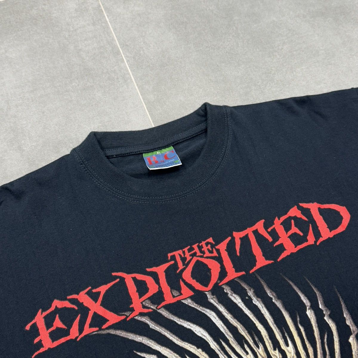 Band Tees × Vintage The Exploited 25 Years Of Anarchy and Chaos 2005 Tour Shirt Size US L / EU 52-54 / 3 - 7 Thumbnail