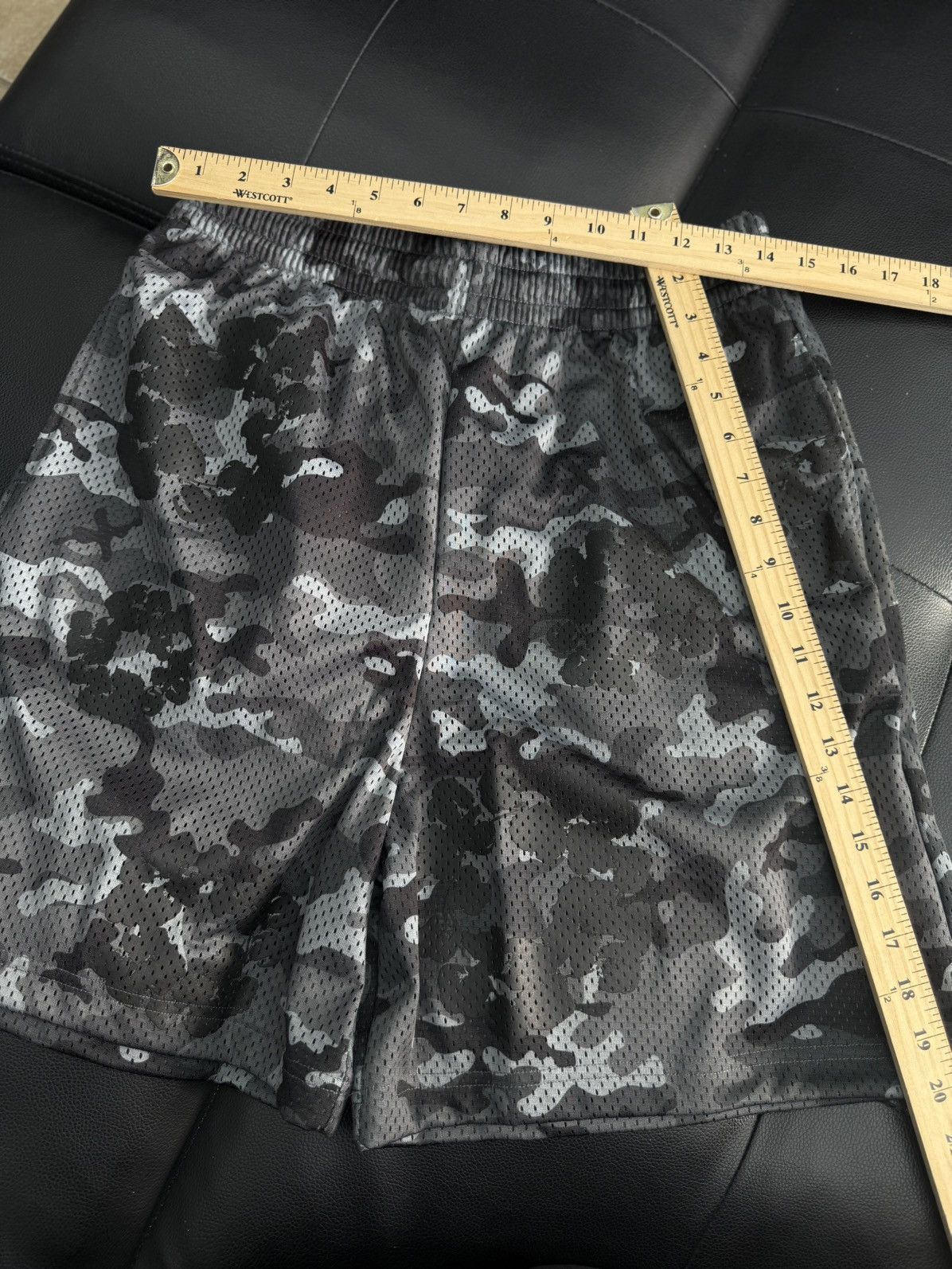 DENIM TEARS Denim Tears Mesh Summer Shorts Black Camo Size Small (NEW) Size US 29 - 5 Thumbnail