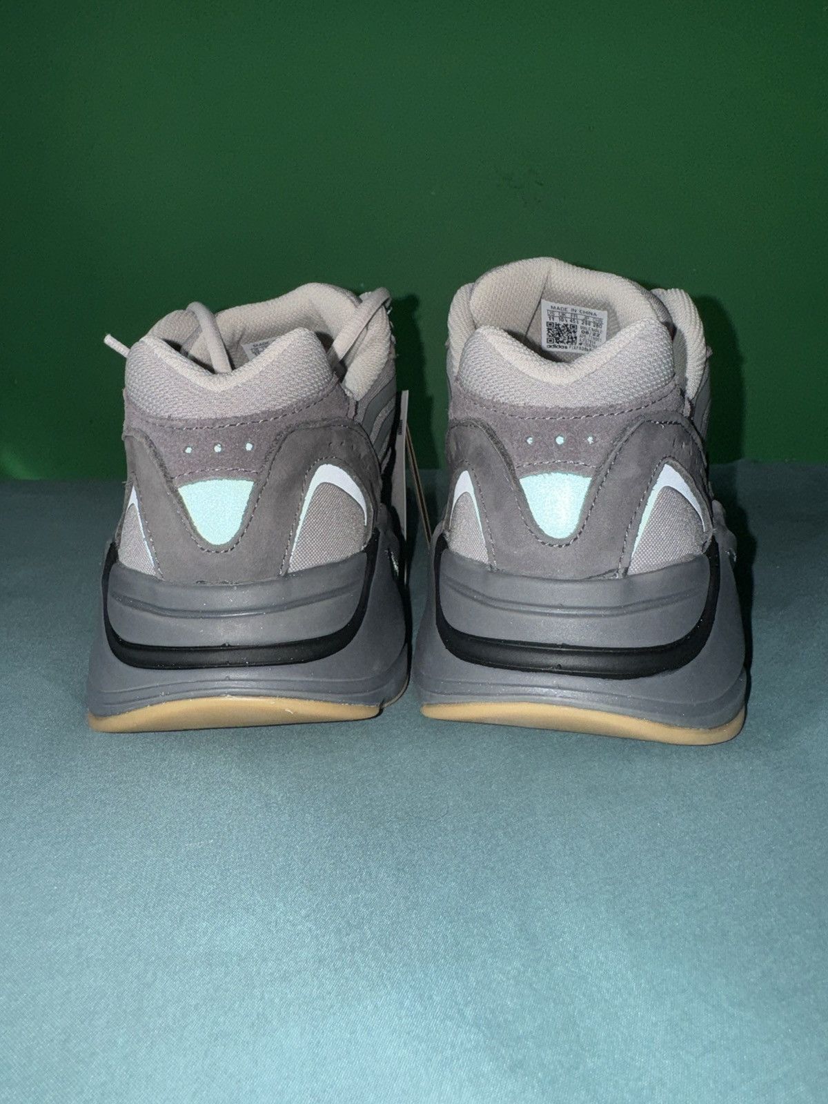 Adidas Adidas Yeezy 700 V2 Tephra 2019 Size US 11 / EU 44 - 6 Thumbnail