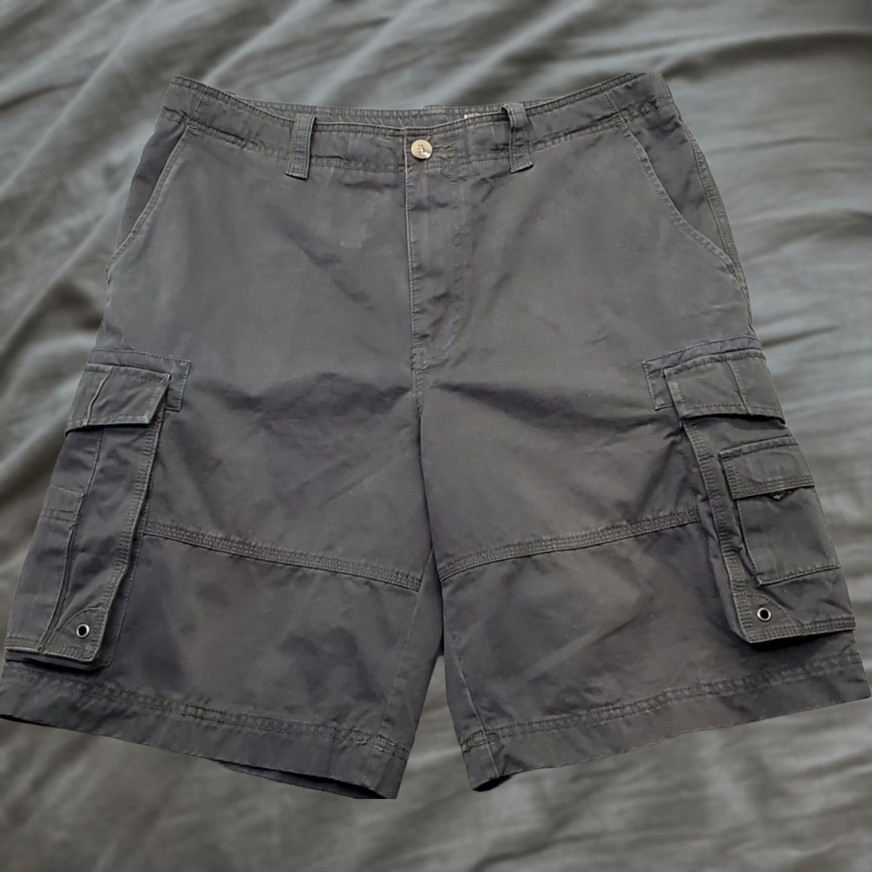 Eddie Bauer Eddie Bauer Cargo Shorts Mens 35 Green Flat Front Hiking Utility Pocket Outdoor Casual Size US 35 - 1 Thumbnail