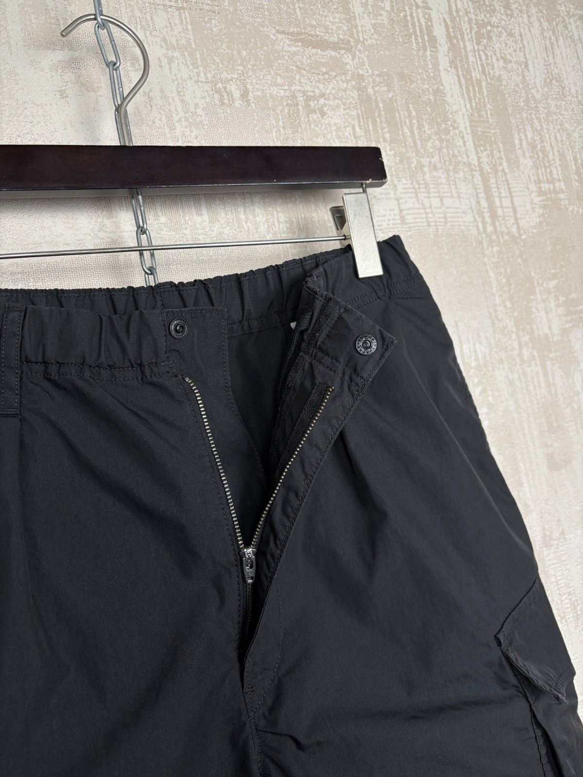 Uniqlo Uniqlo U Utility Cargo Pants Size S fits to W30–32 Size US 30 / EU 46 - 5 Thumbnail