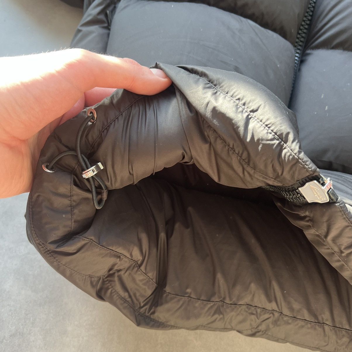 Moncler Moncler Classic Puffer Jacket Black On Black Size US M / EU 48-50 / 2 - 13 Thumbnail