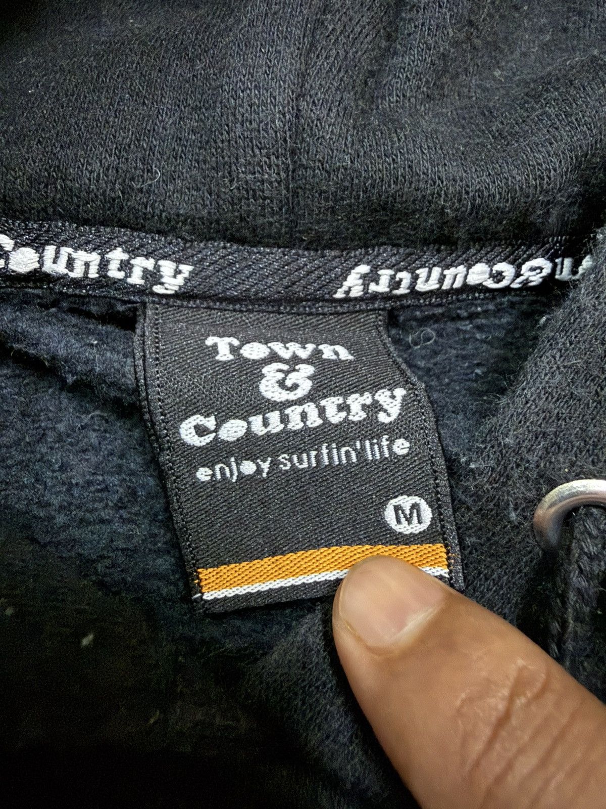 Vintage Vintage Town & Country Enjoy Surfing Pullover Sweater Hoodie Size US M / EU 48-50 / 2 - 8 Thumbnail