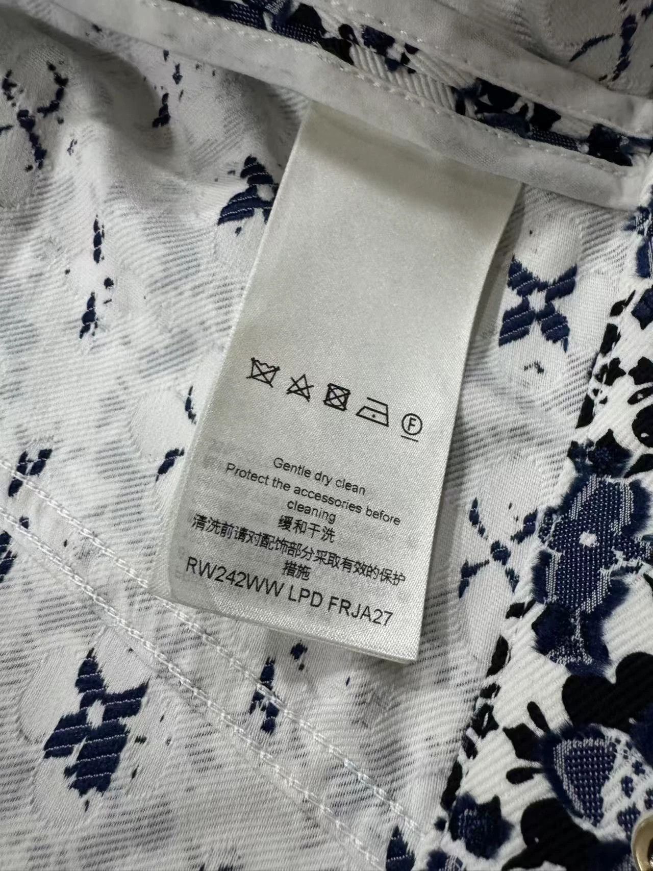Louis Vuitton LV Latest Denim Jacket 34 Never Worn Size XS / US 0-2 / IT 36-38 - 5 Thumbnail