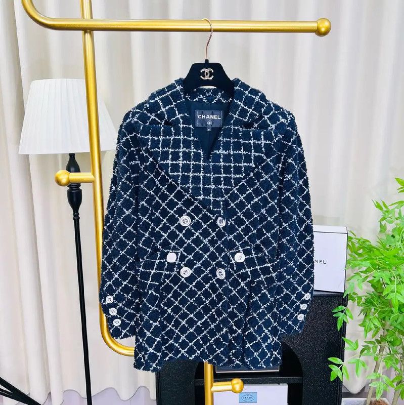 Chanel Black Cardigan with Decorative Pattern 0089