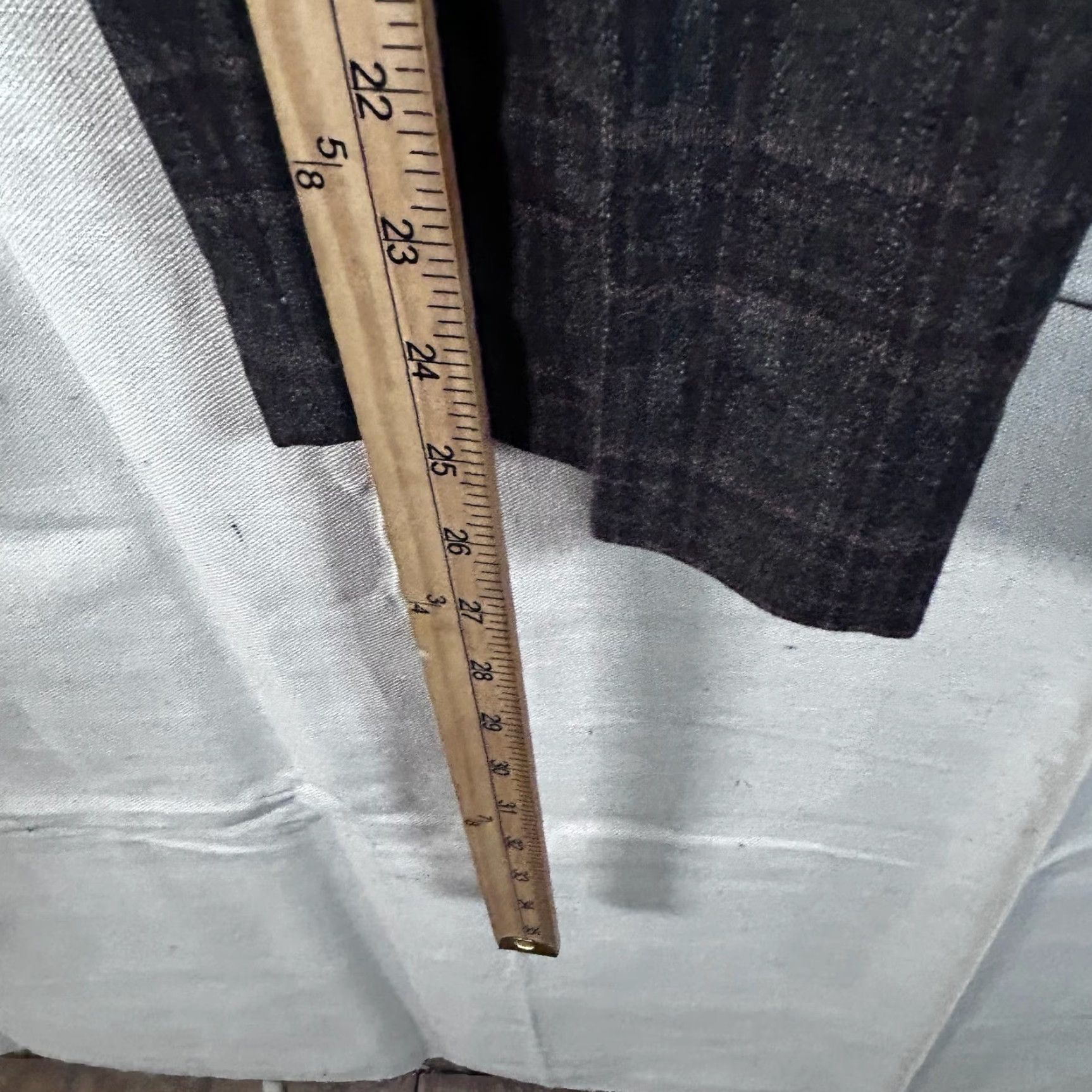 Theory VINTAGE? No — Theory Treeca 4 Griffin Plaid Wool Blend Tapered Ankle Pants Grey Brown Size 4 Size 27" / US 4 / IT 40 - 6 Thumbnail