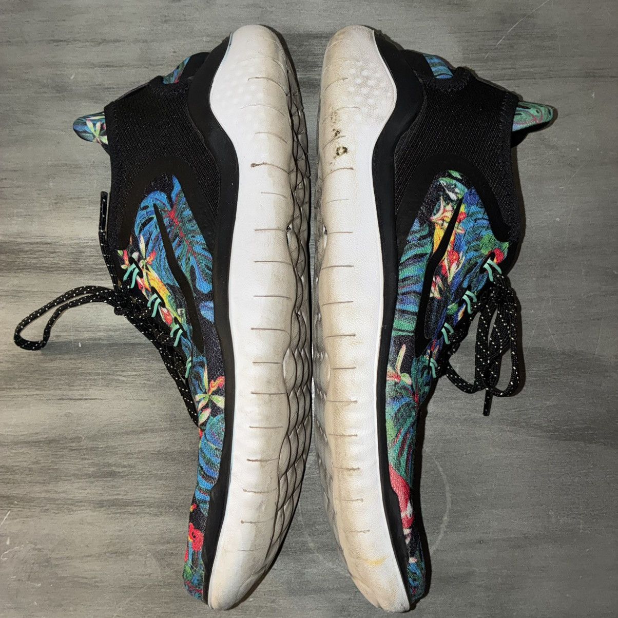 Nike Nike Free RN 2018 Floral Size US 9.5 / EU 42-43 - 3 Thumbnail