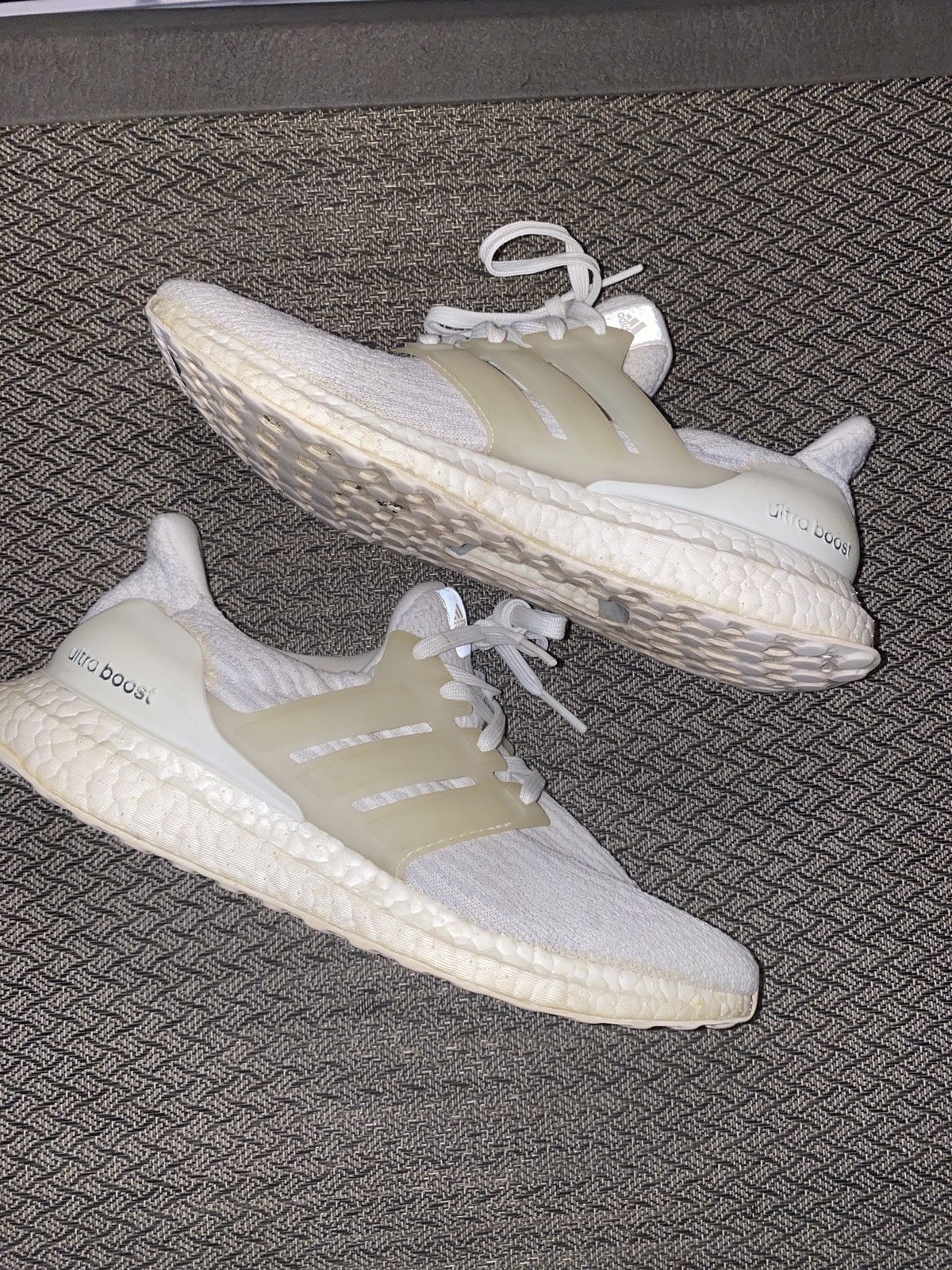 Adidas Adidas Ultra Boost Size US 7 / EU 40 - 8 Thumbnail
