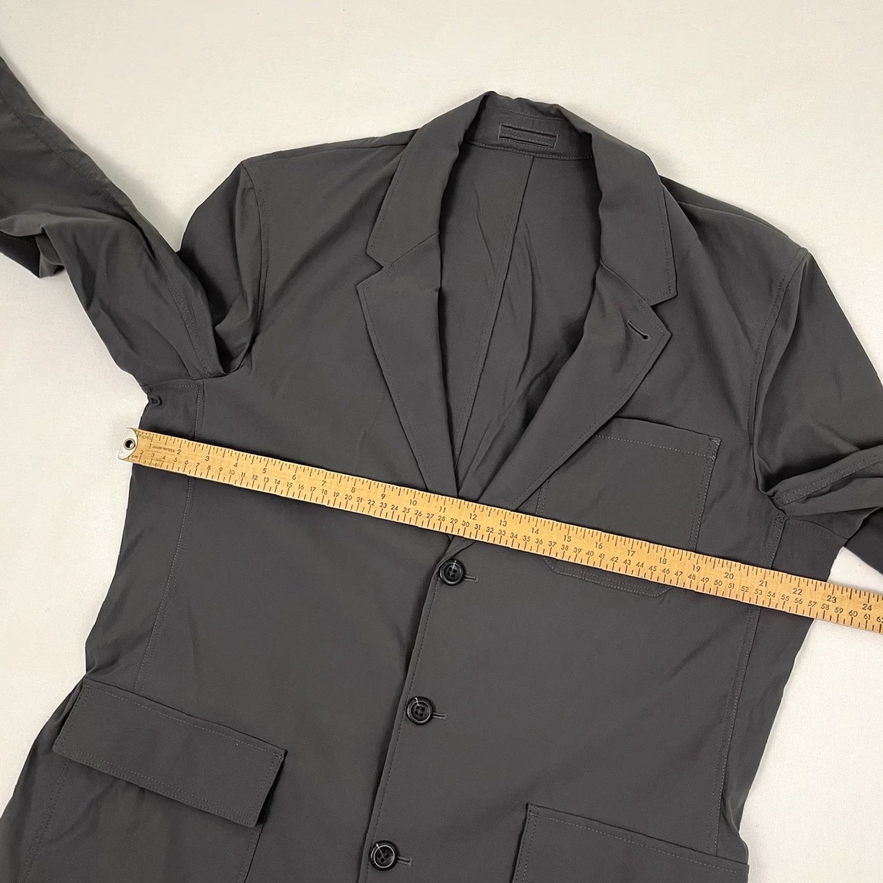Eddie Bauer Eddie Bauer Travex Blazer Sport Coat Adult Mens 44 Gray Nylon Spandex Performance Jacket Blazer Regular Men? Size 44R - 4 Thumbnail