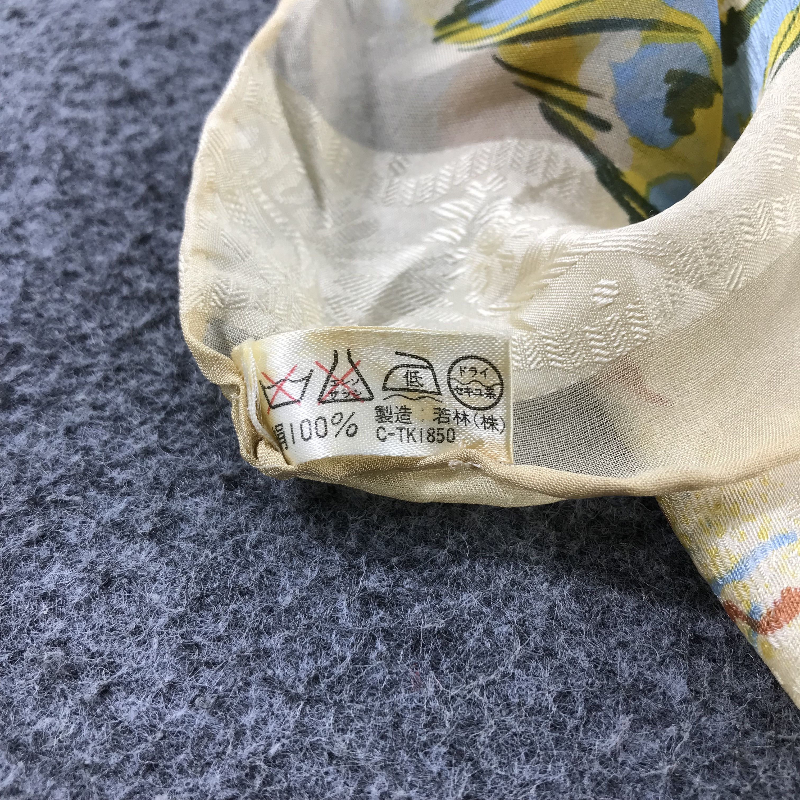 Japanese Brand Yukiko Hanai Silk Scarf M162 Size ONE SIZE - 10 Thumbnail