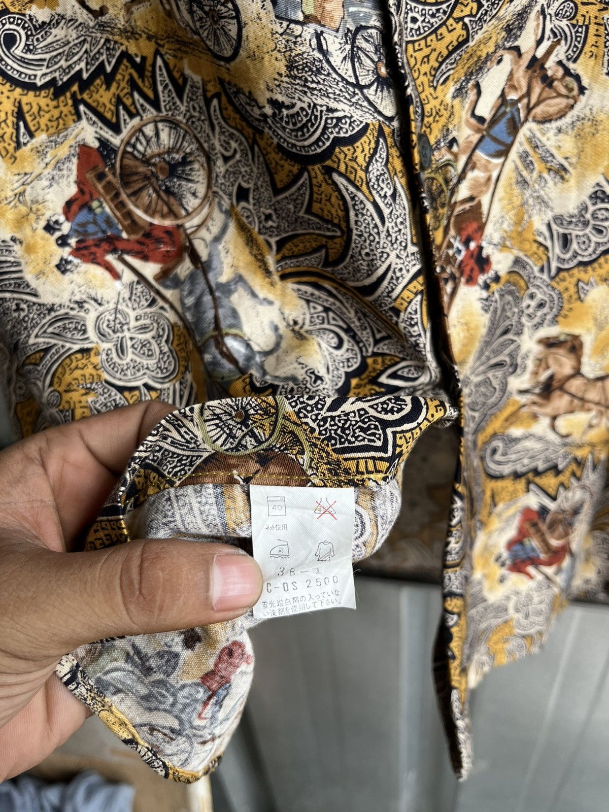 Tornado Mart retro style donma uomo shirt /versace/dior/cdg/prada/ Size US M / EU 48-50 / 2 - 20 Thumbnail