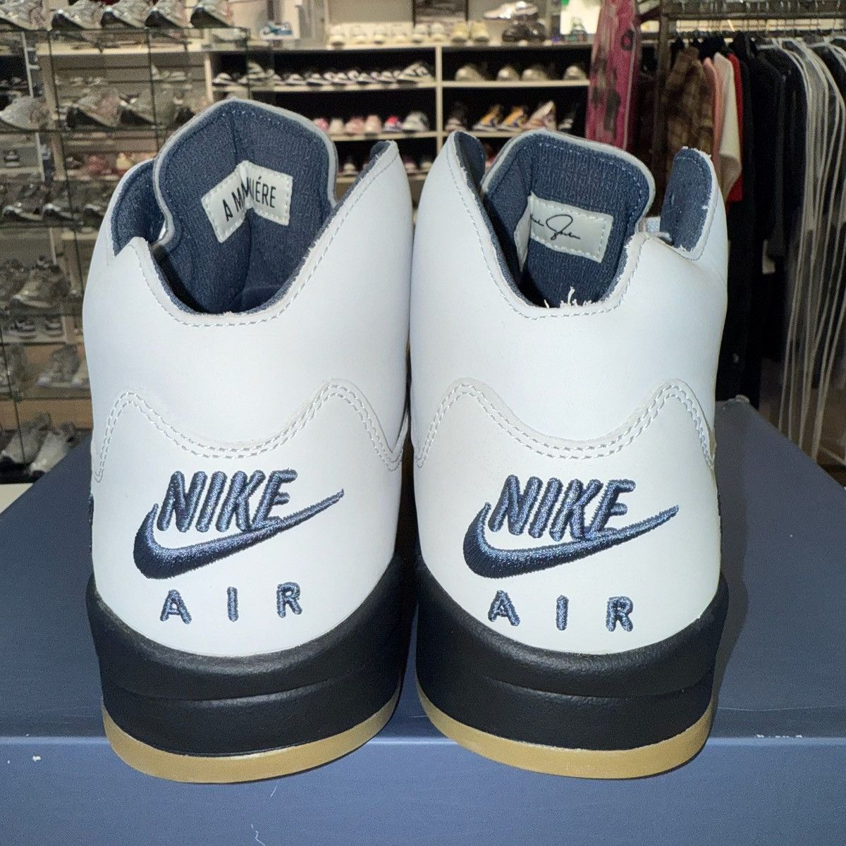 A Ma Maniere × Jordan Brand Size 12W (9.5M) - A Ma Maniére x Air Jordan 5 Retro Size US 12 / IT 42 - 3 Thumbnail