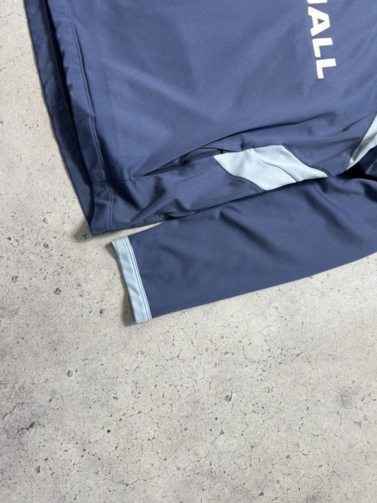 Umbro Vintage Umbro England Team Football Training Jacket Size US XL / EU 56 / 4 - 4 Thumbnail