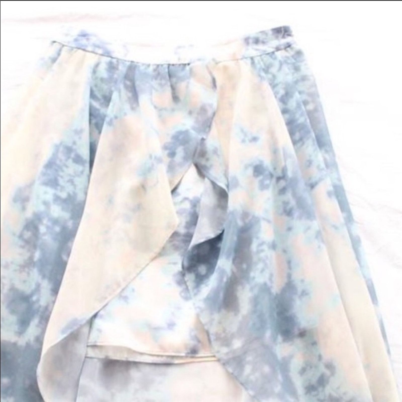 Free People UO KIMCHI BLUE Tidal Tie Dye White Ruffle Maxi Mini Skirt Size 28" / US 6 / IT 42 - 4 Thumbnail