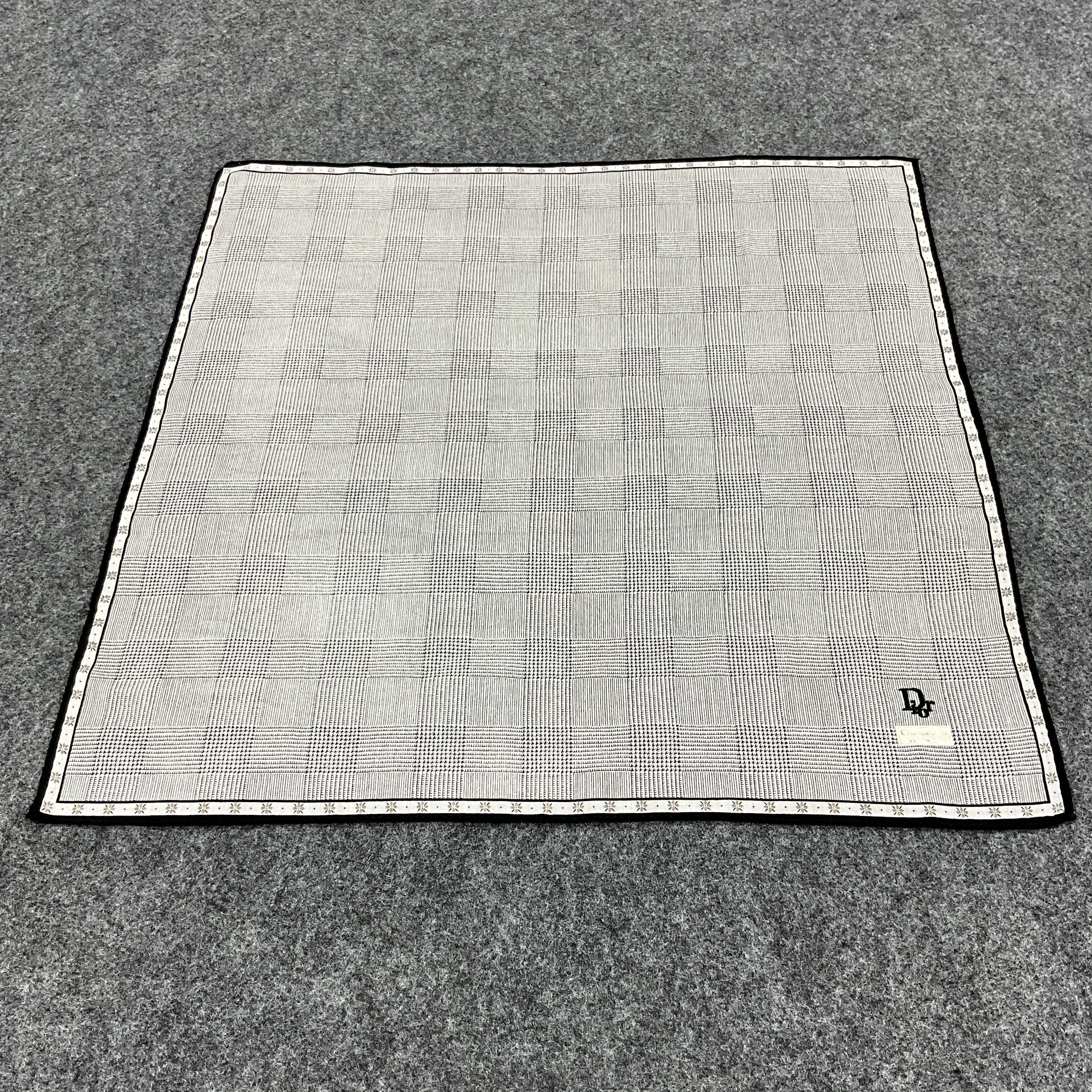 Christian Dior Monsieur × Vintage Vintage Dior Handkerchief / Bandana / Neckerchief B034 Size ONE SIZE - 3 Thumbnail